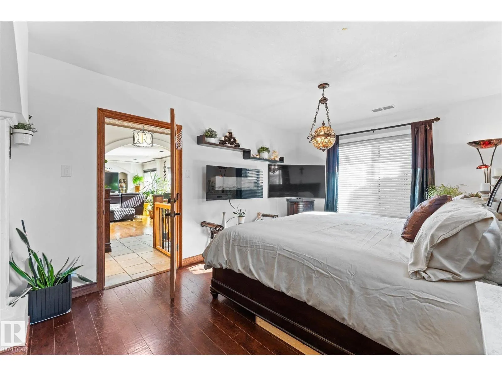11124 110a AV NW