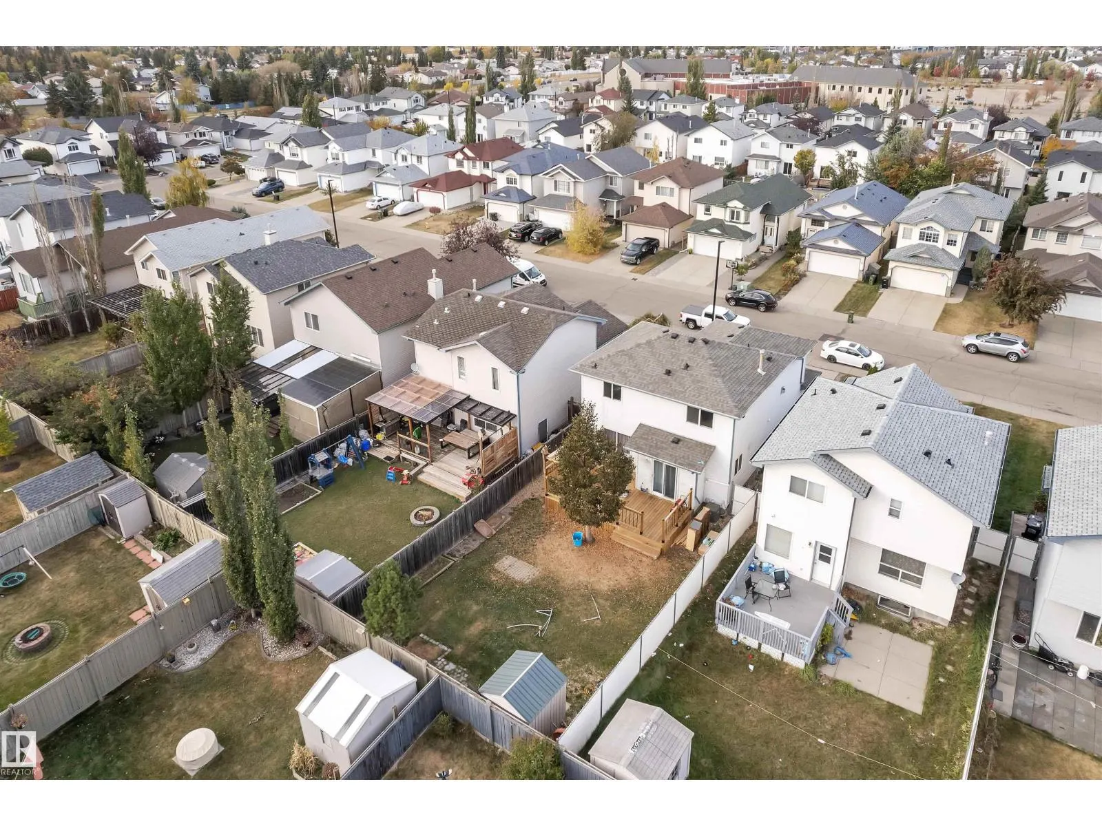 3323 26 AV NW