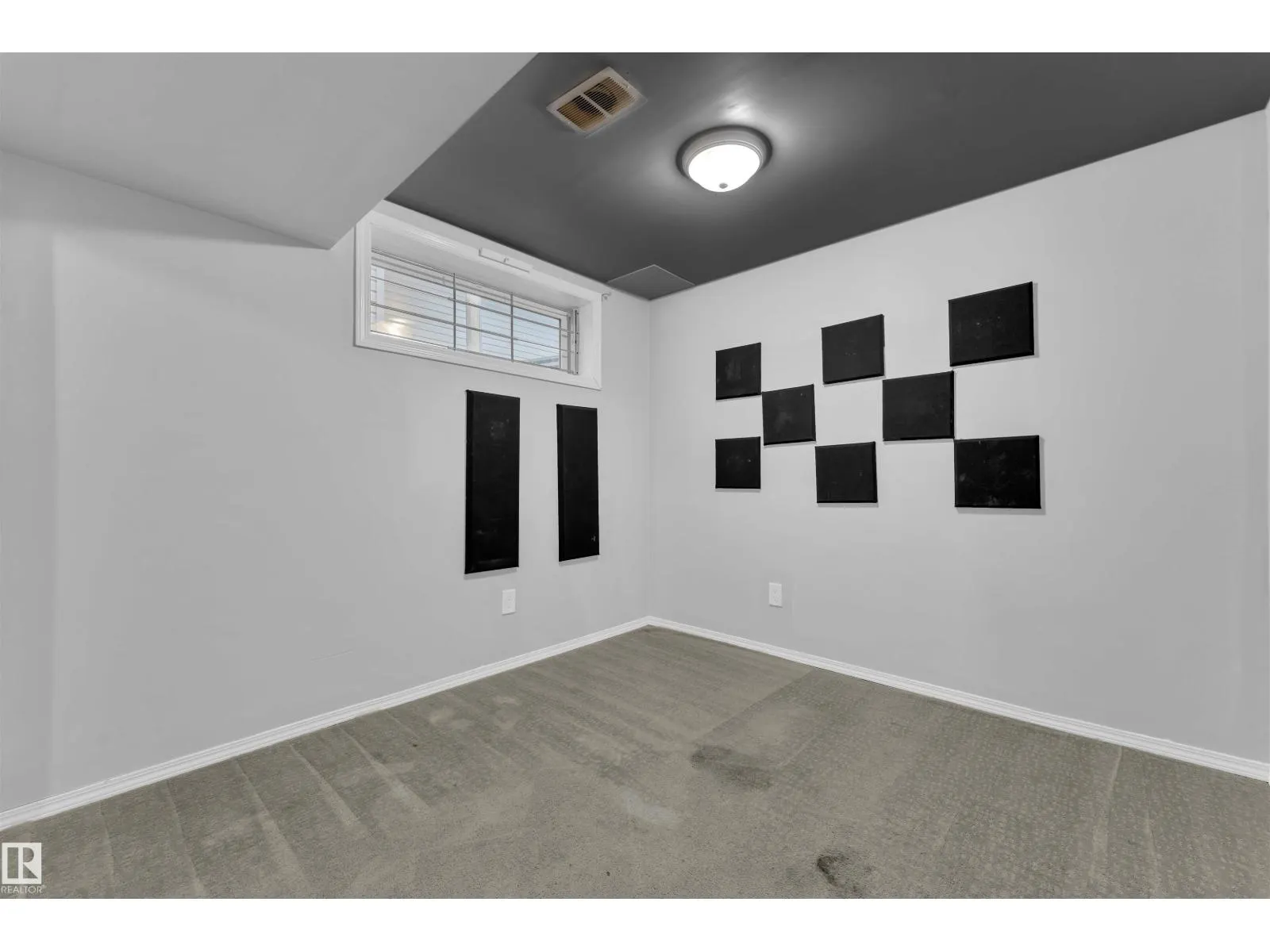 3323 26 AV NW