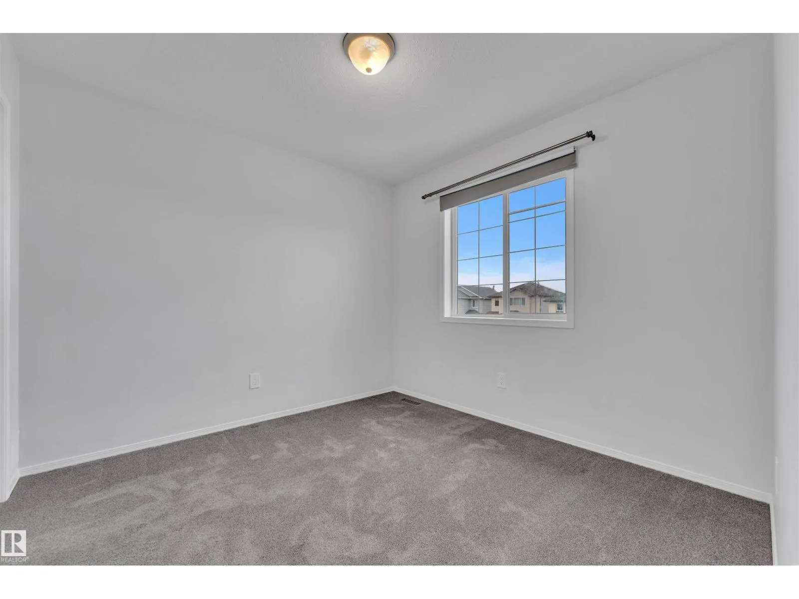 3323 26 AV NW