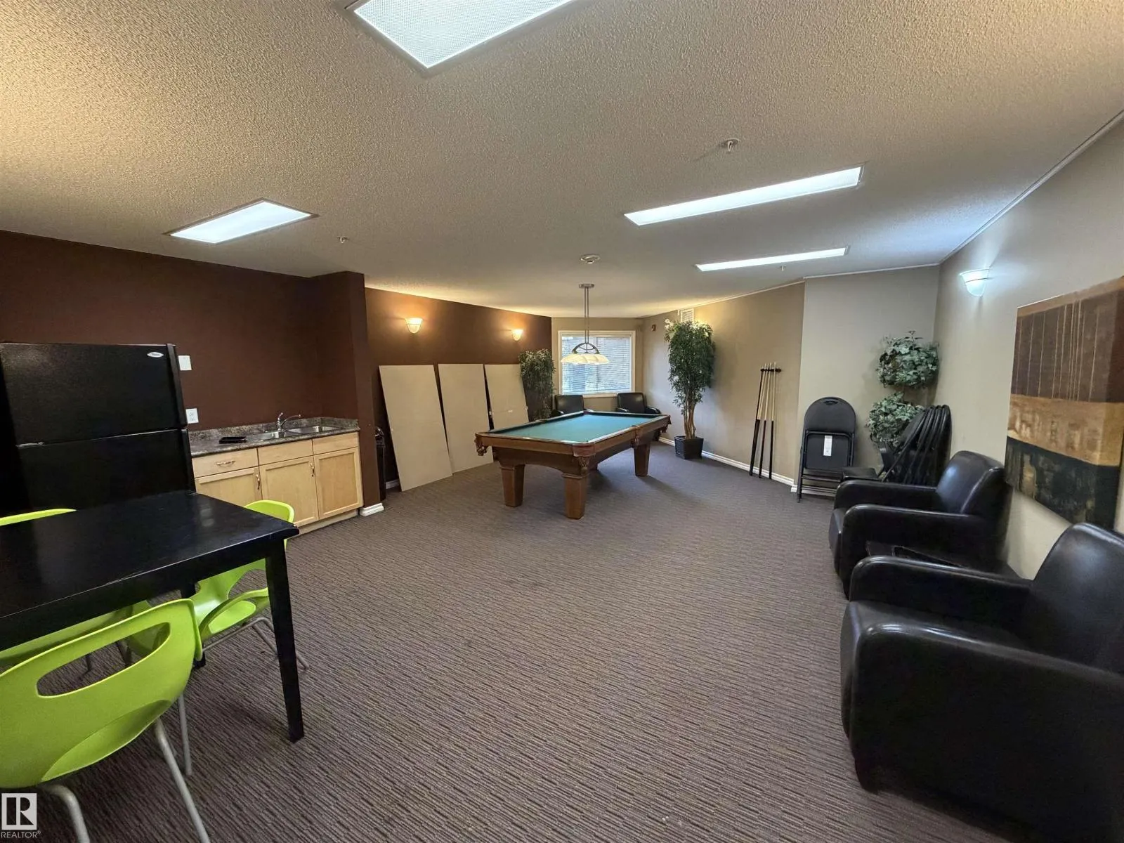 #205 5951 165 AV NW