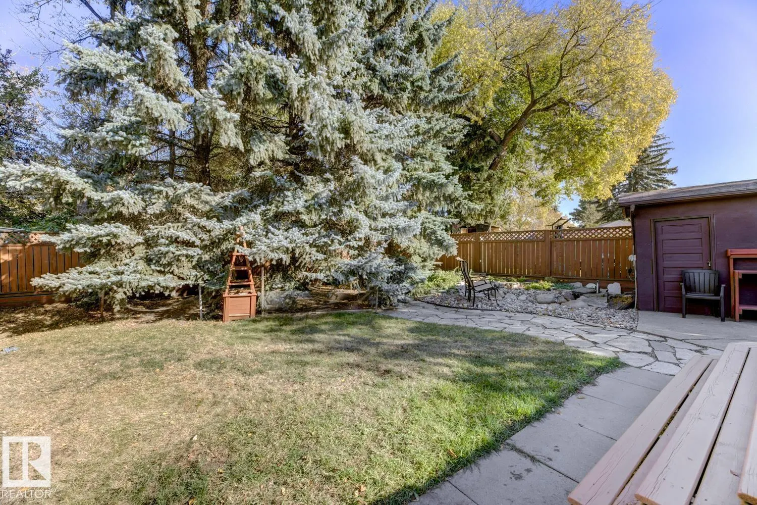 1015 PARKER DR