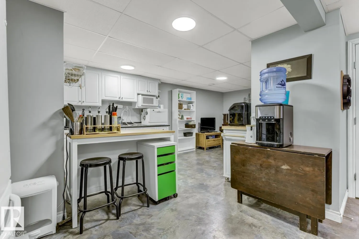 1015 PARKER DR