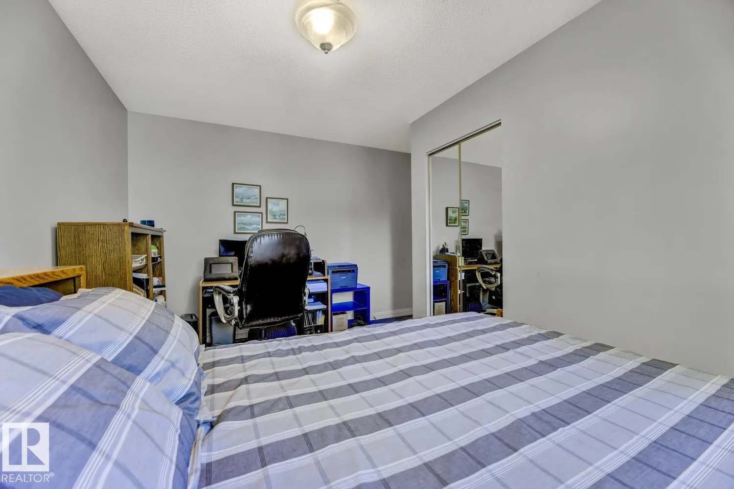 1015 PARKER DR