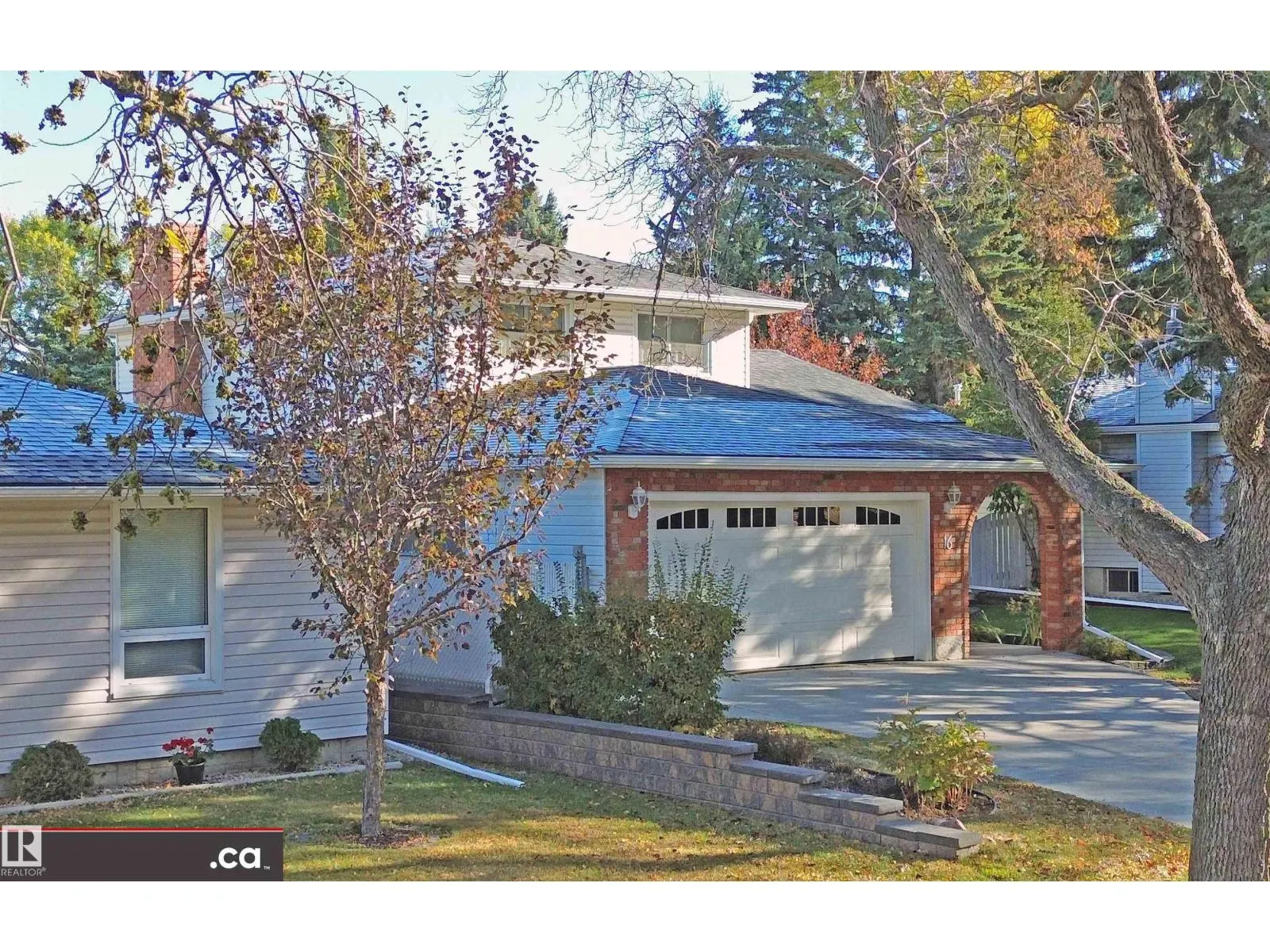 16 Gatewood AV