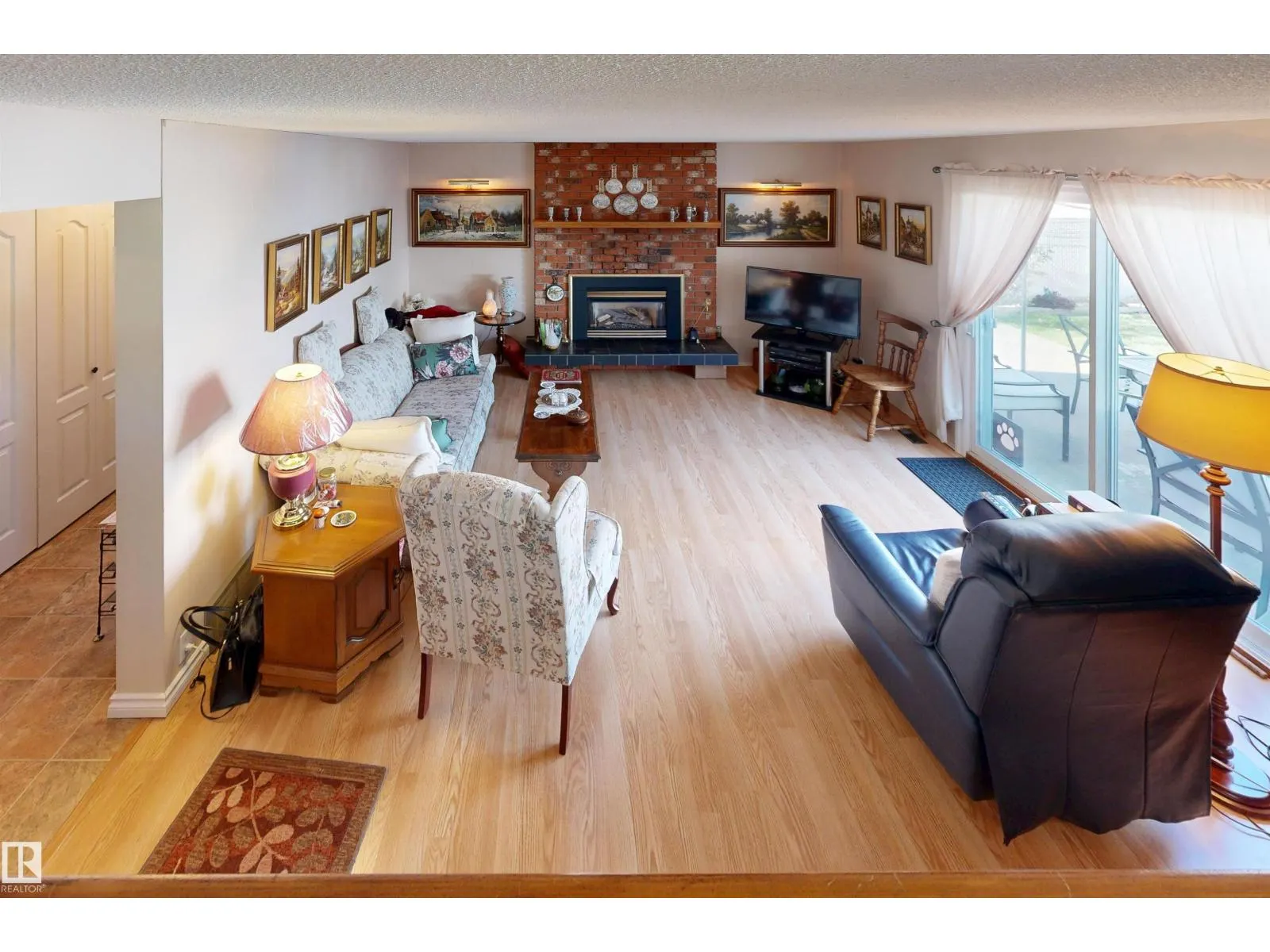 16 Gatewood AV
