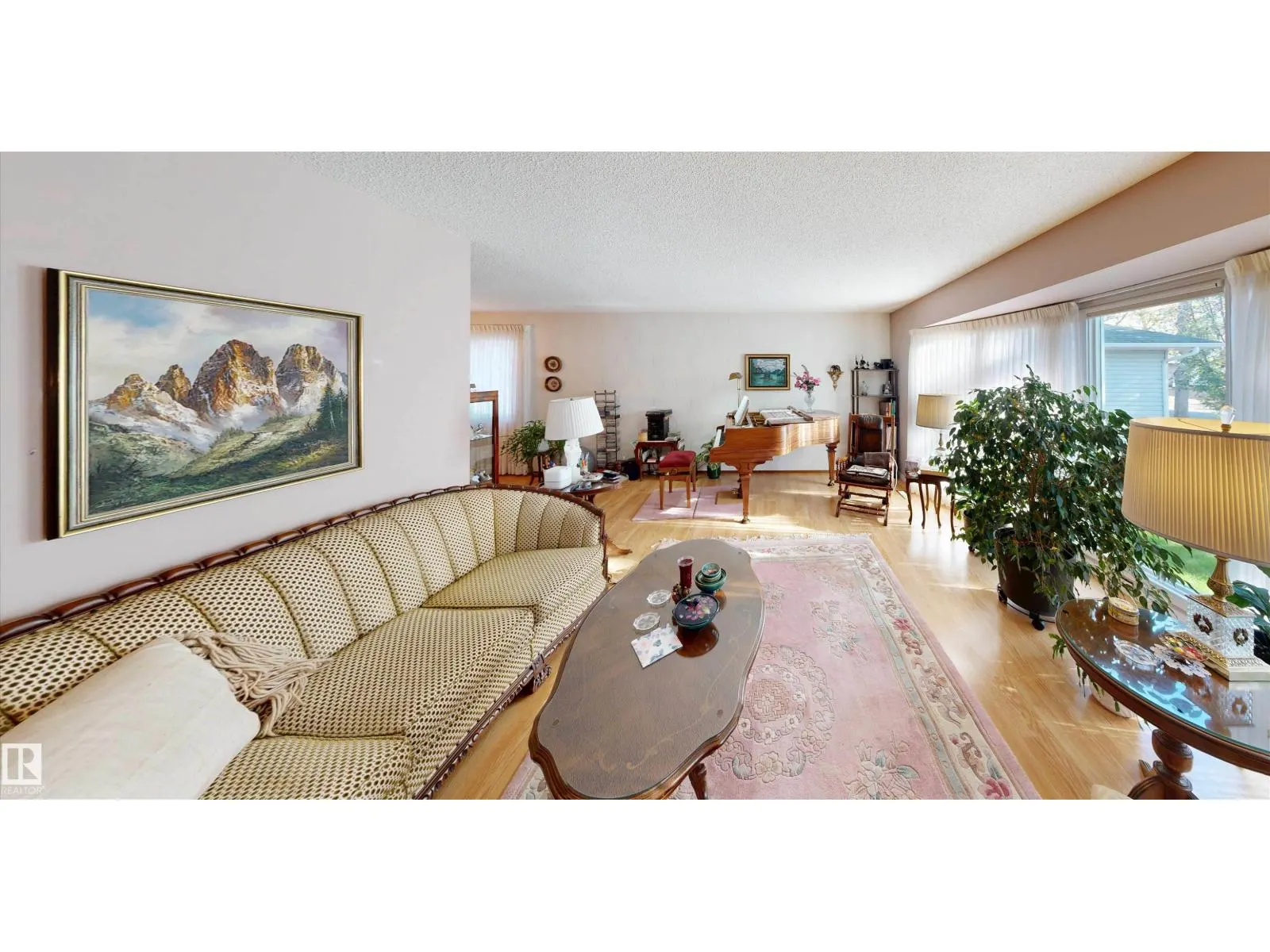 16 Gatewood AV