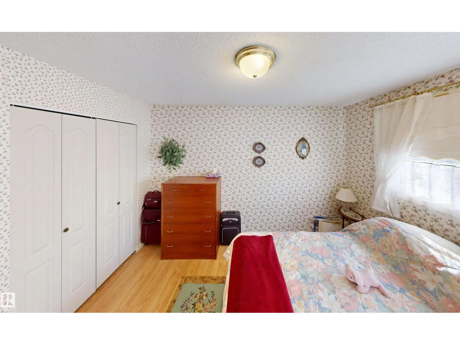 16 Gatewood AV
