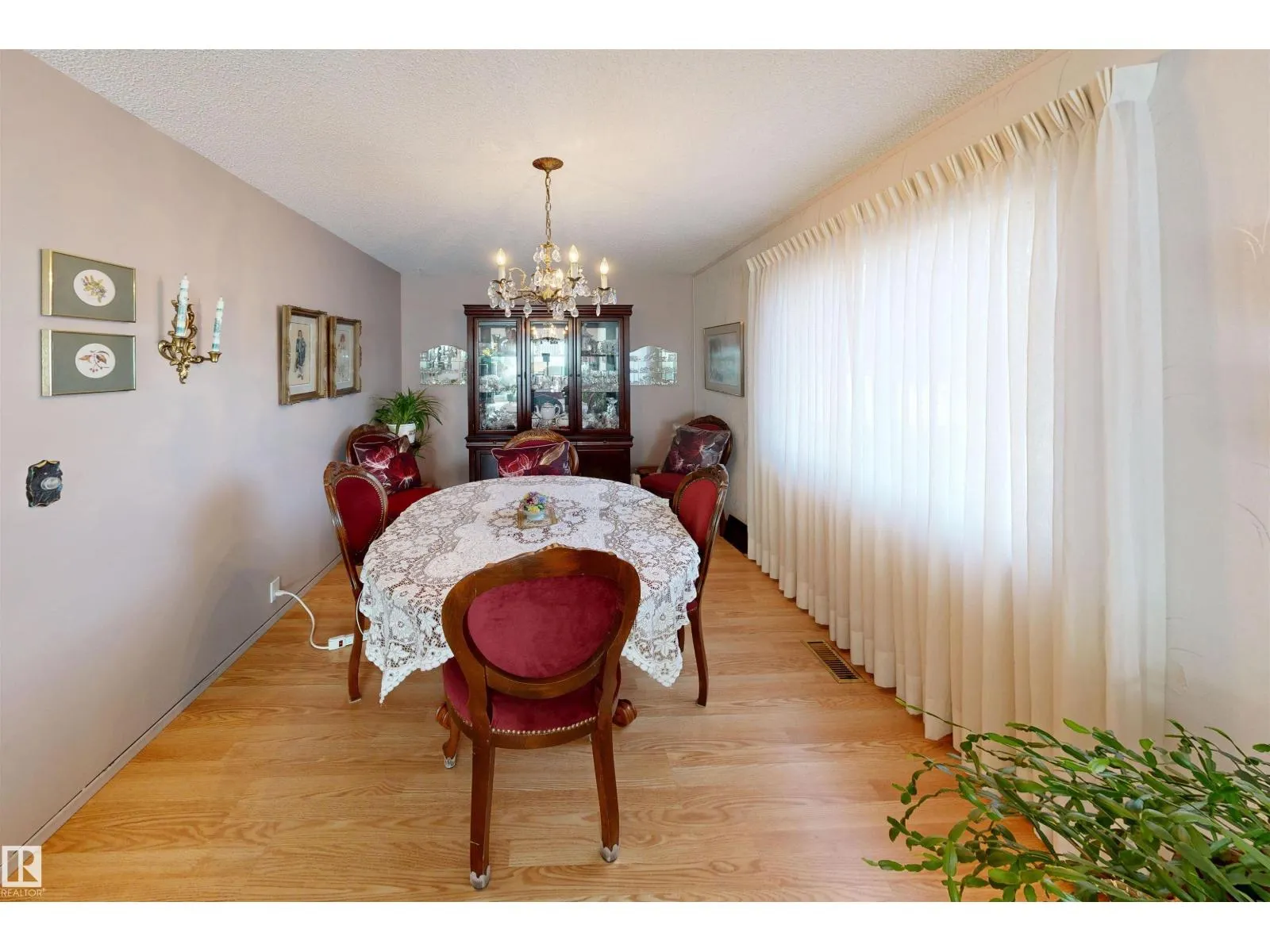 16 Gatewood AV