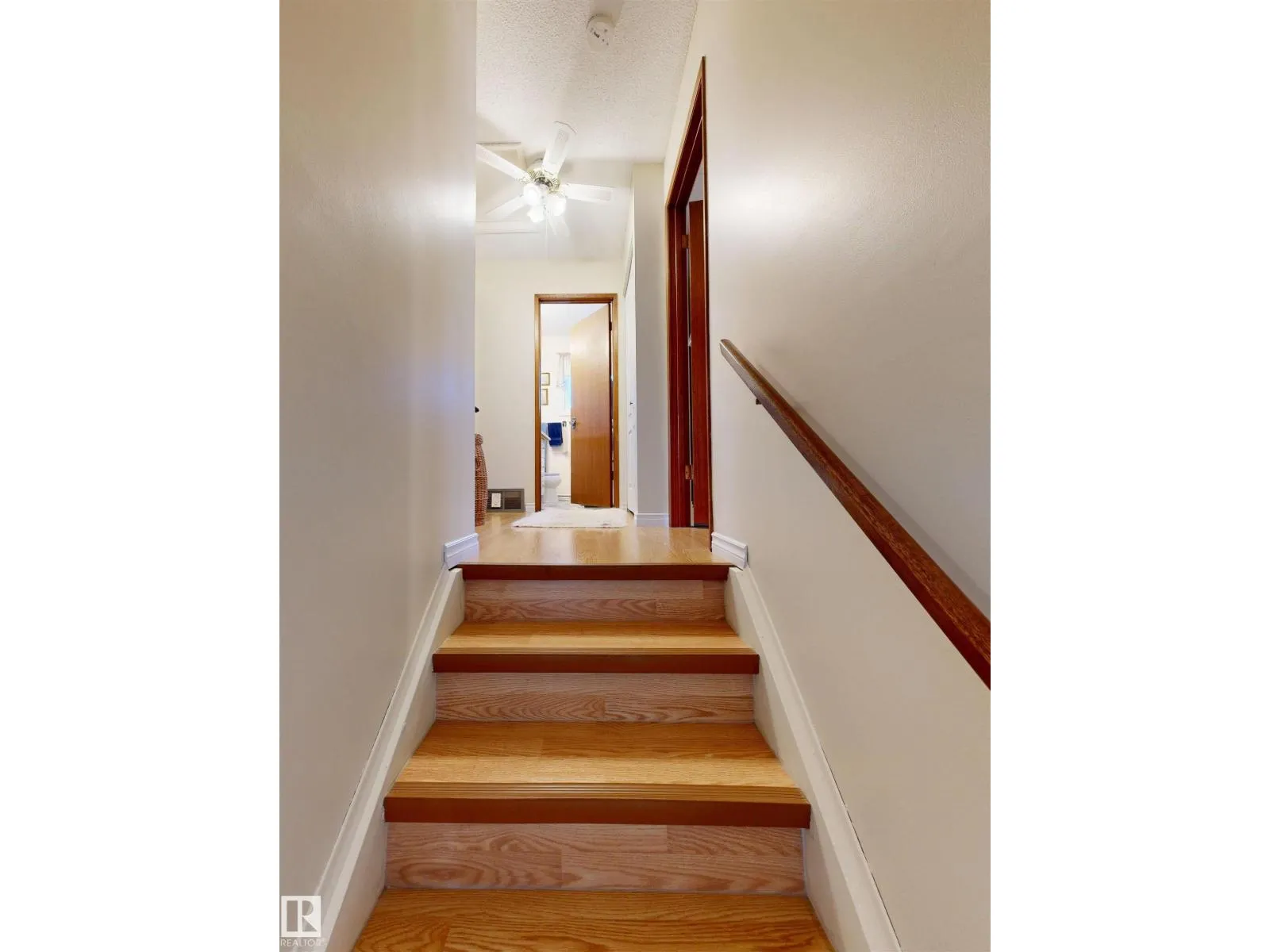 16 Gatewood AV