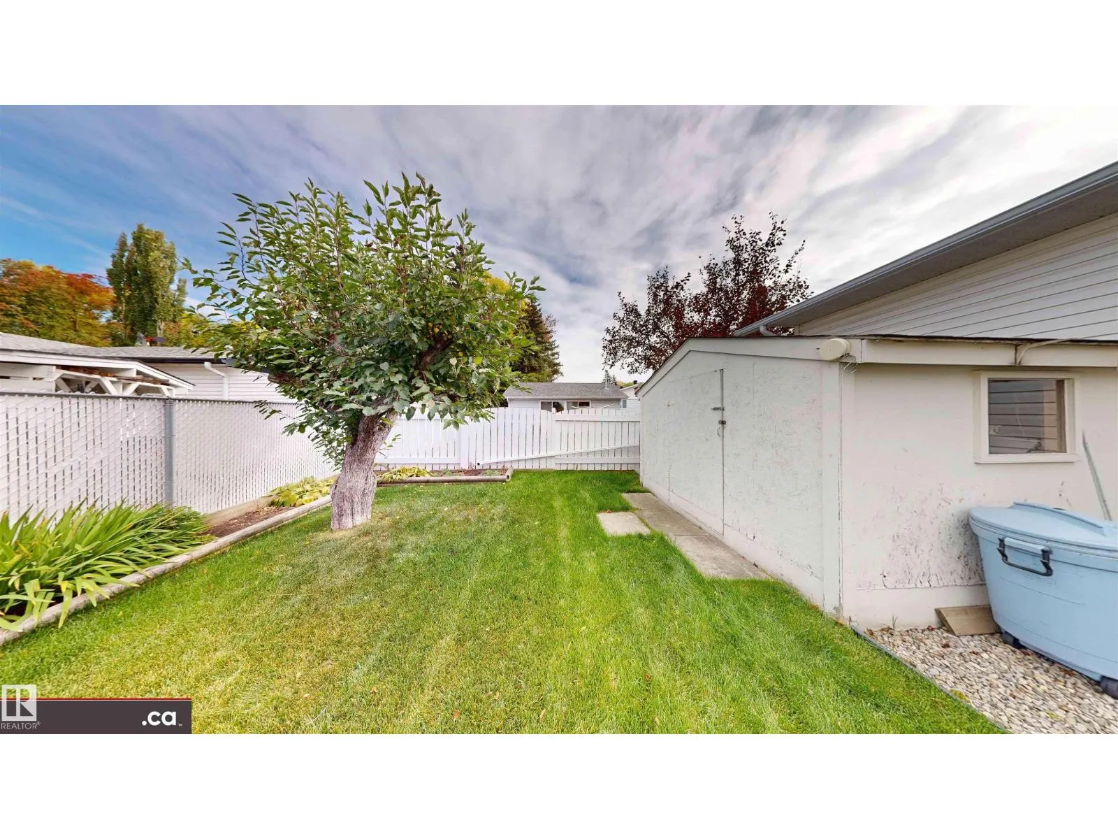 16 Gatewood AV