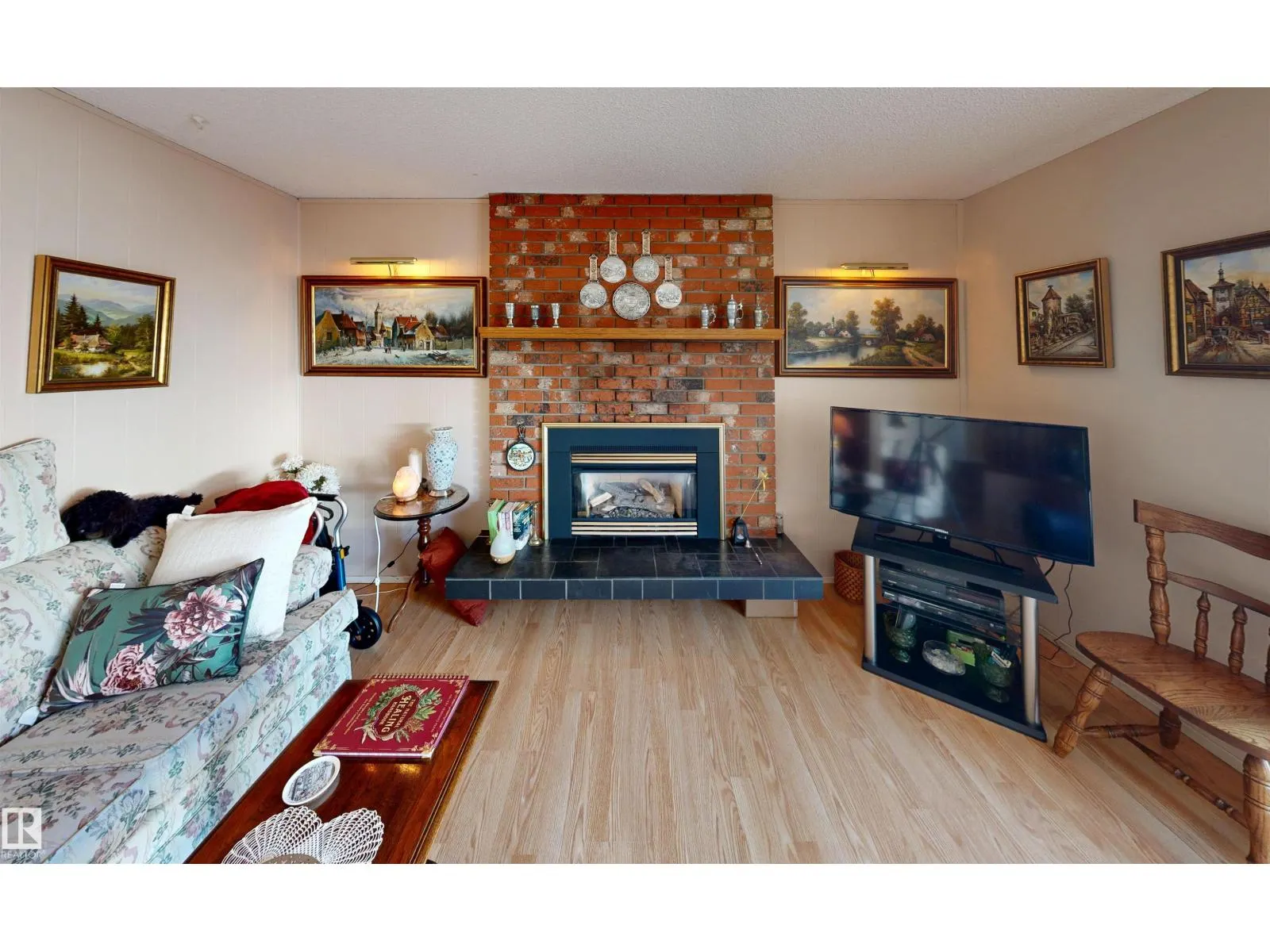 16 Gatewood AV
