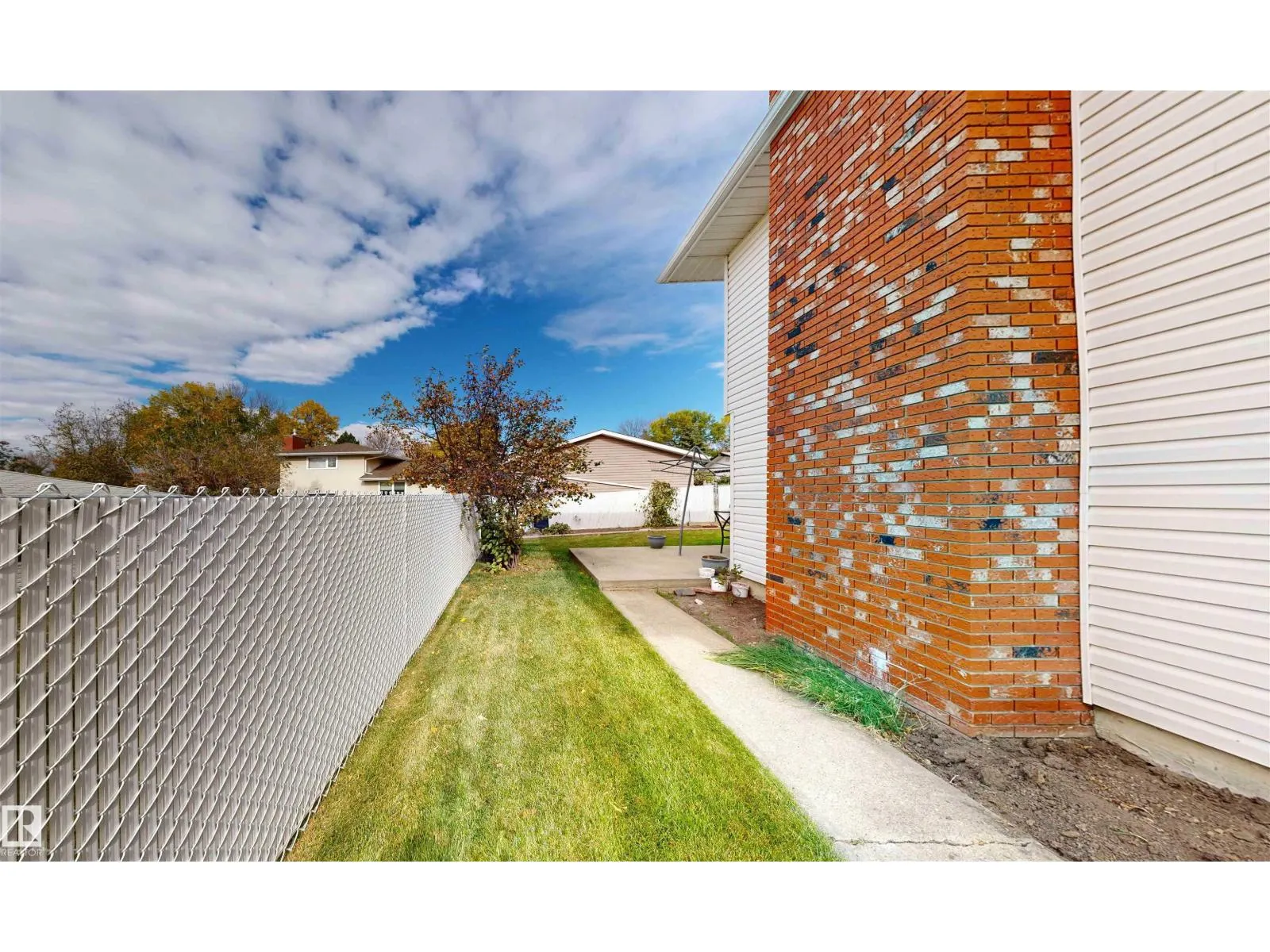 16 Gatewood AV