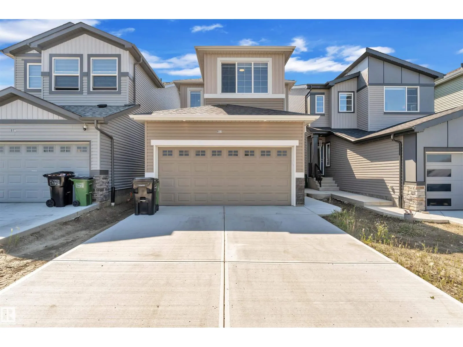 611 31 AV NW