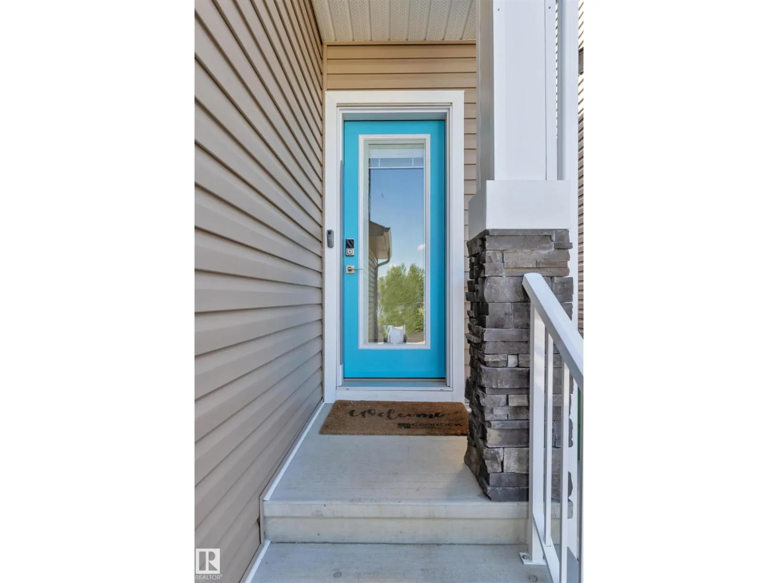 611 31 AV NW