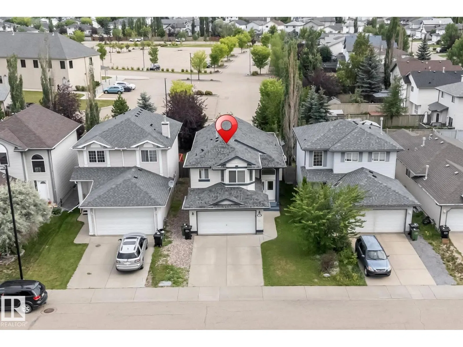 3320 27 AV NW
