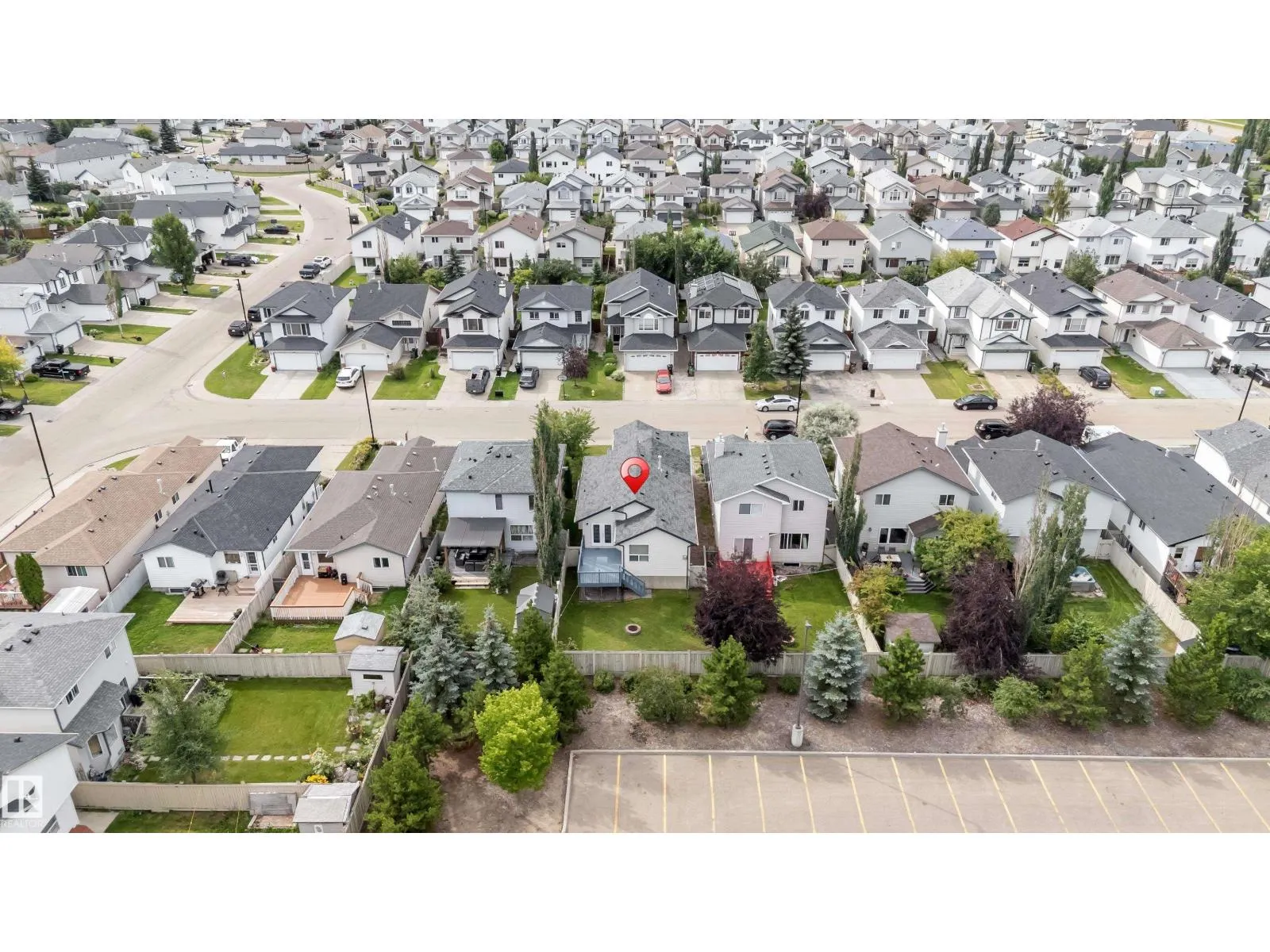 3320 27 AV NW