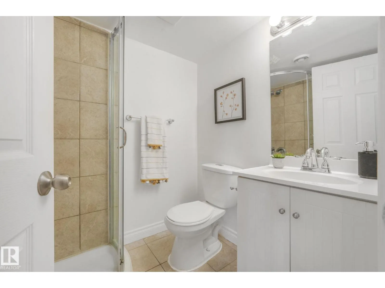10622 61 AV NW