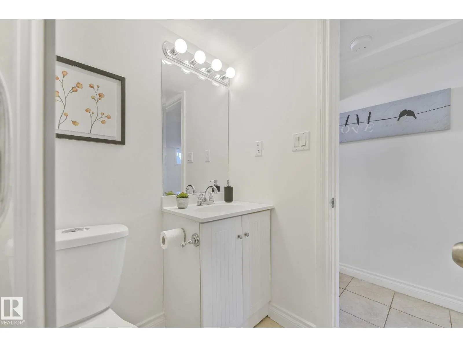 10622 61 AV NW