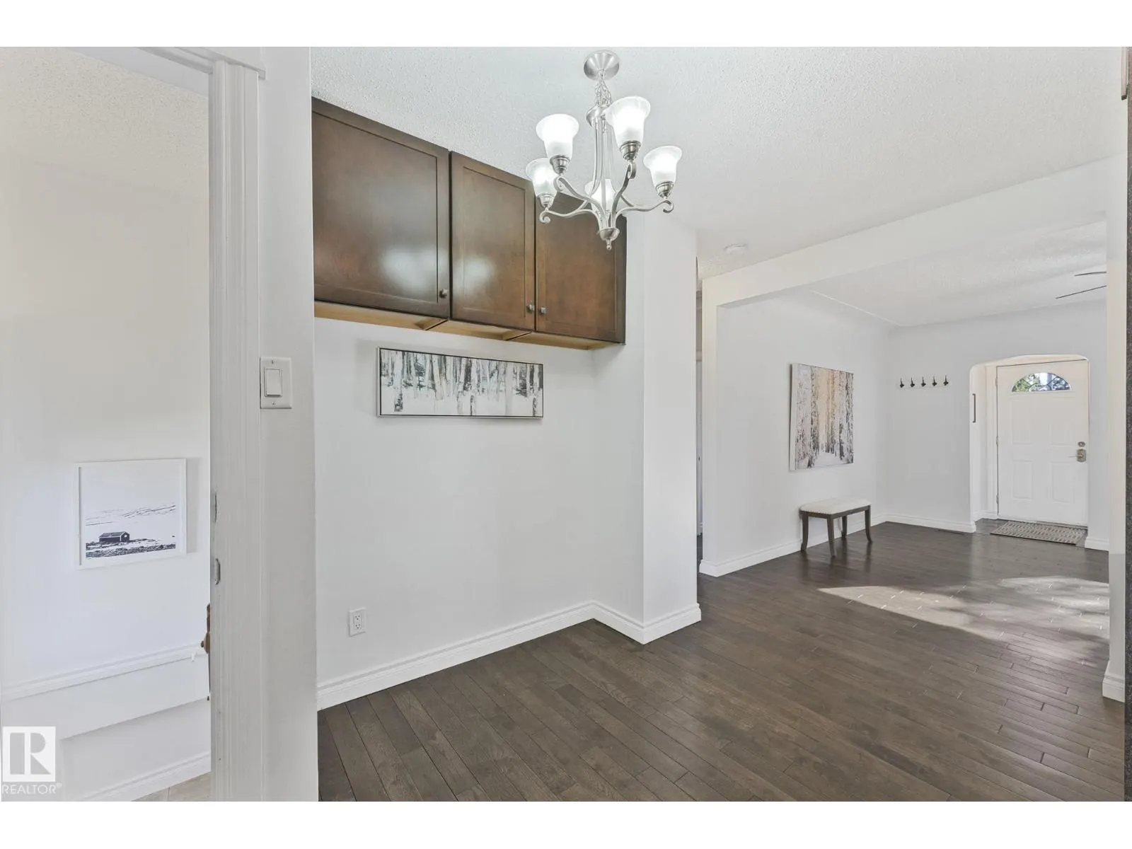 10622 61 AV NW