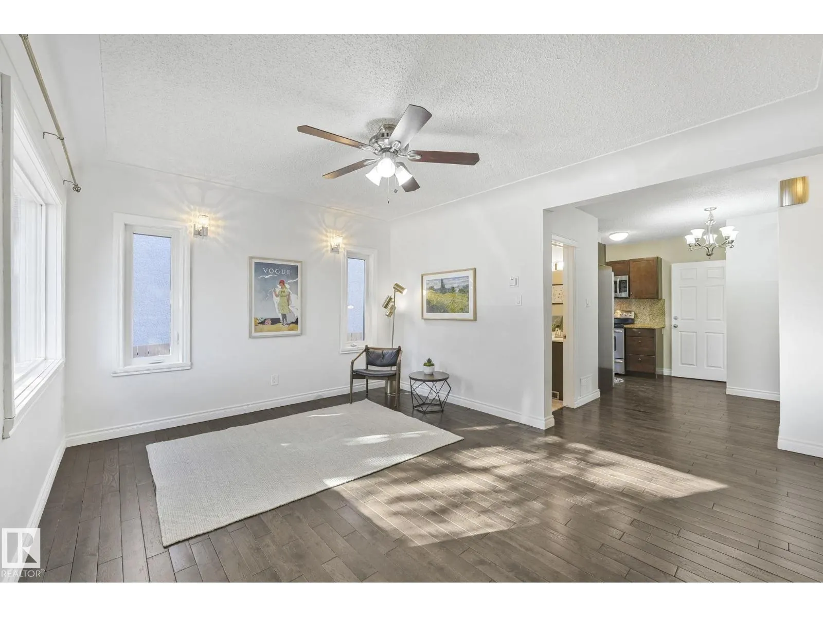 10622 61 AV NW