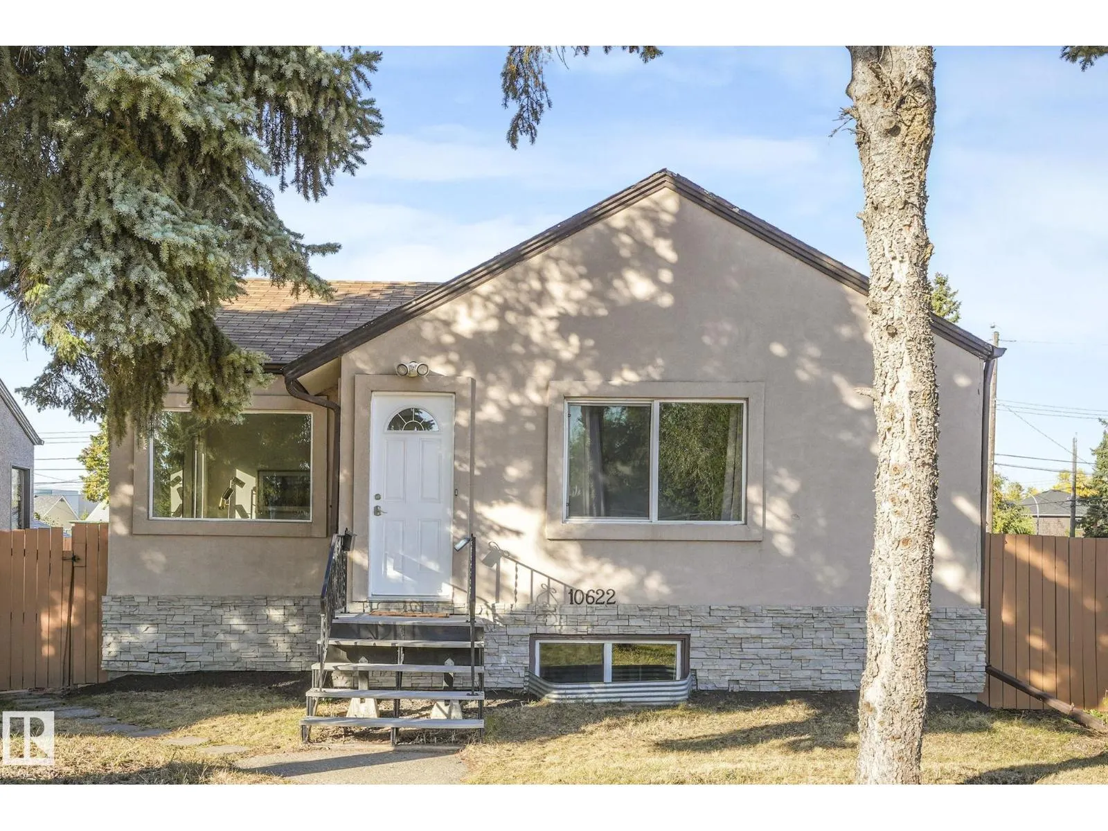 10622 61 AV NW