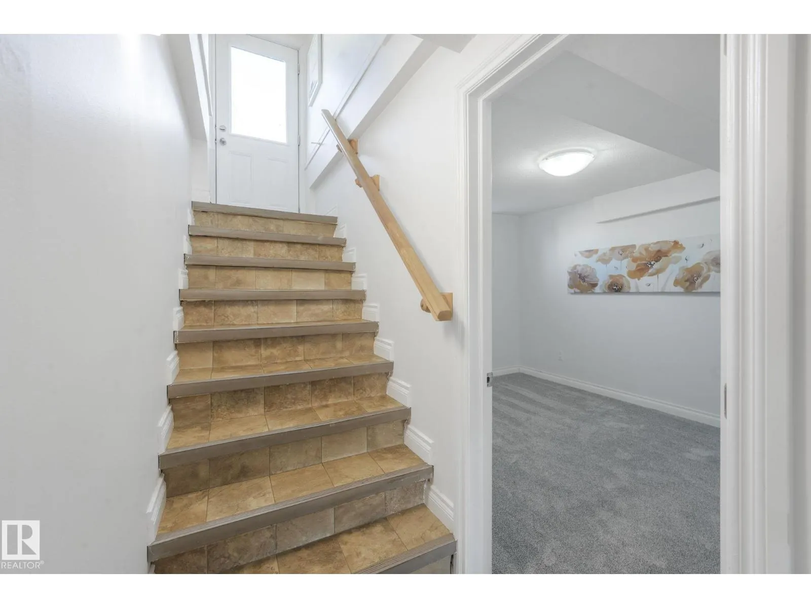 10622 61 AV NW