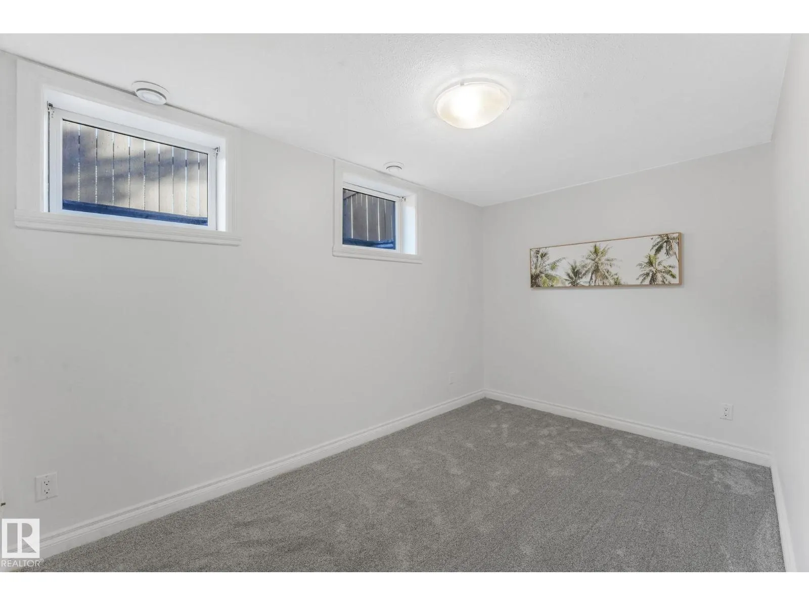 10622 61 AV NW