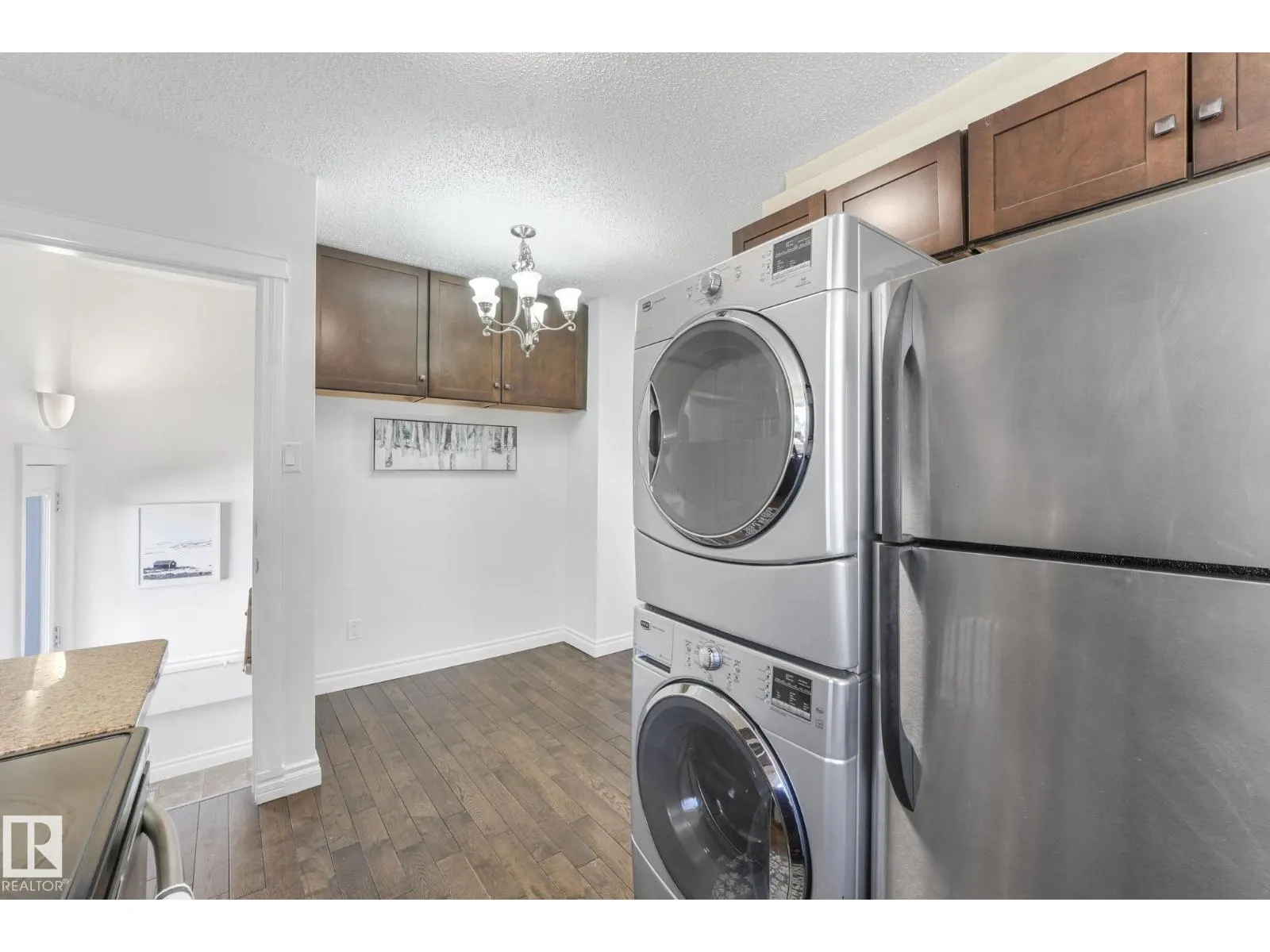 10622 61 AV NW