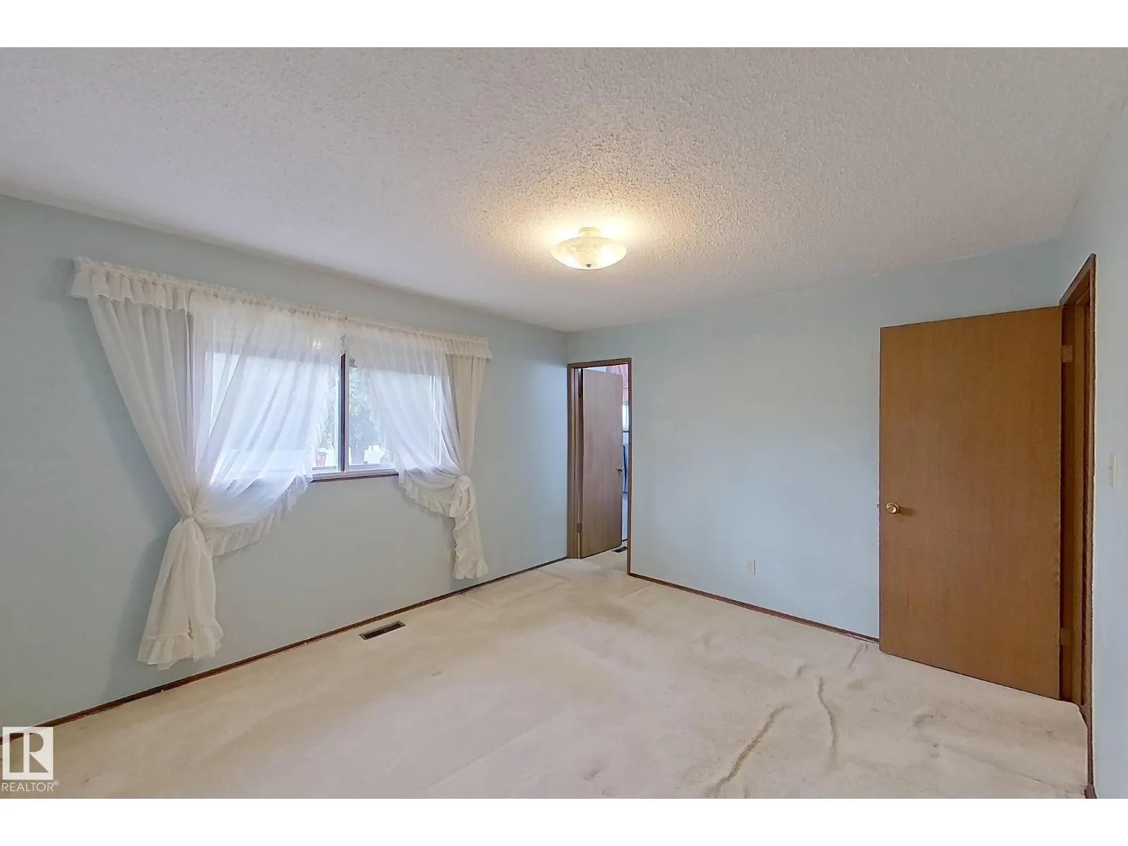 11455 162 AV NW