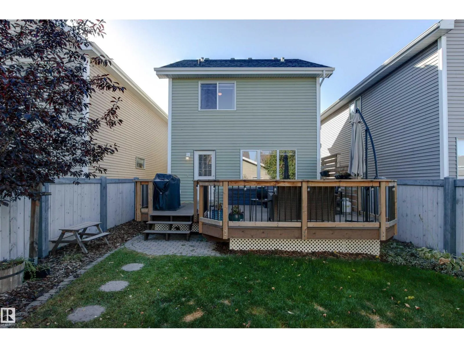 6940 22 AV SW