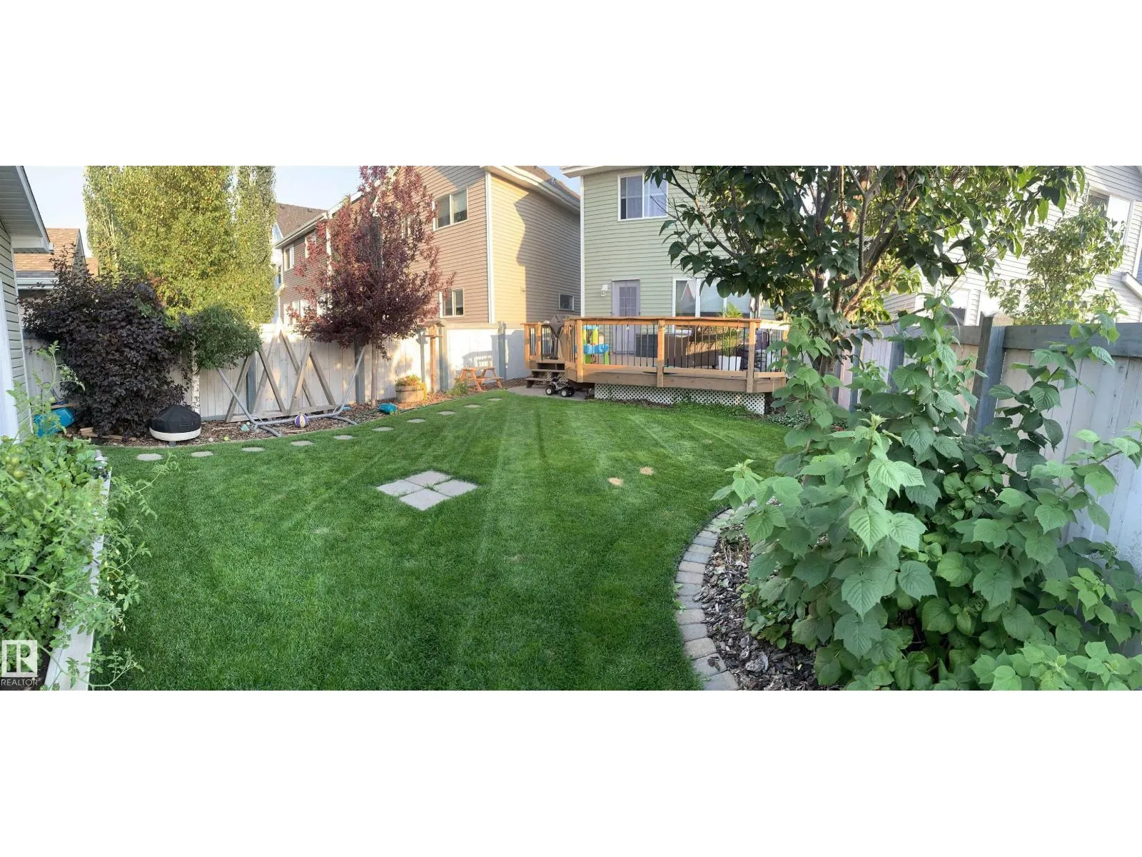 6940 22 AV SW