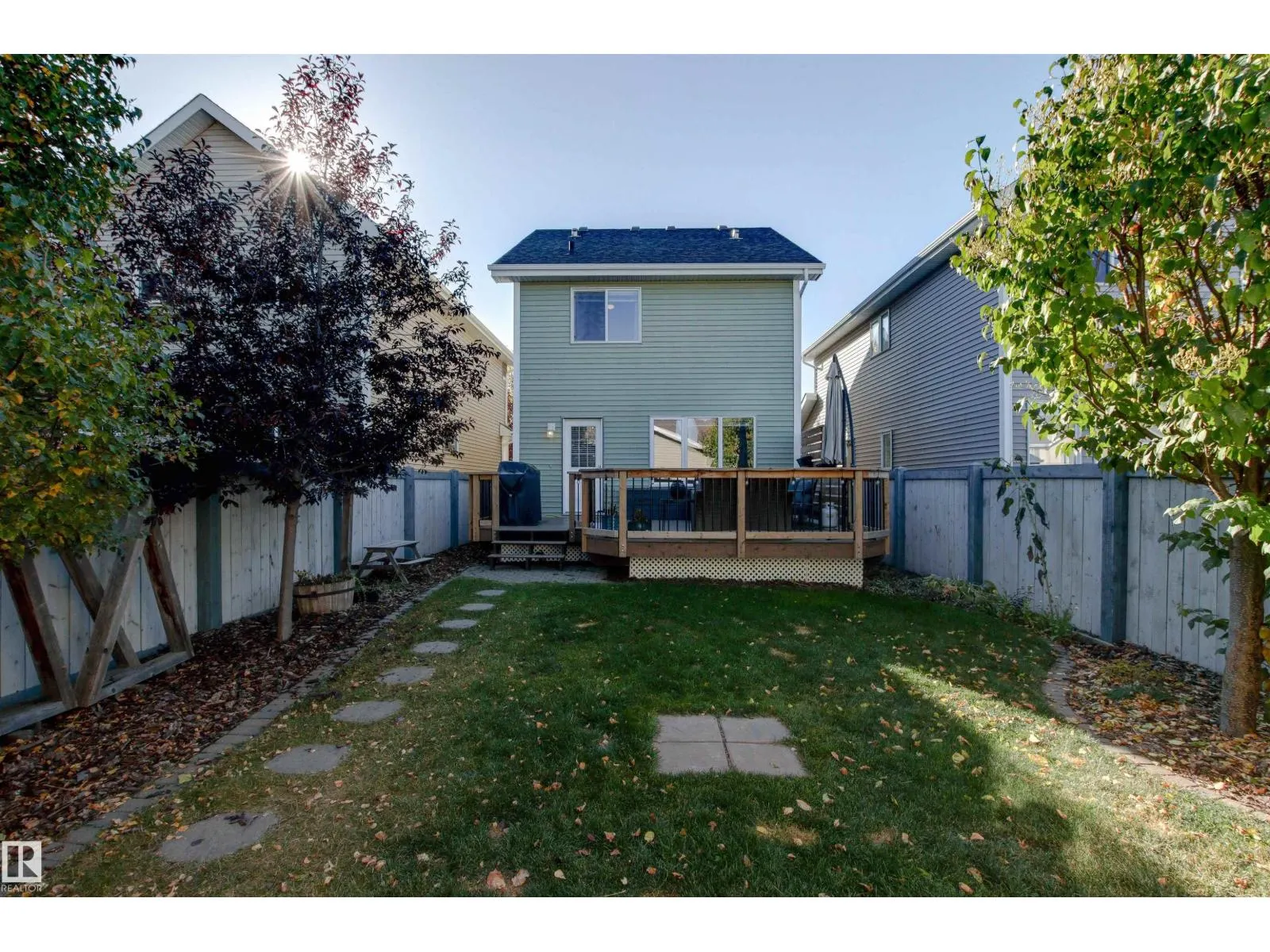 6940 22 AV SW