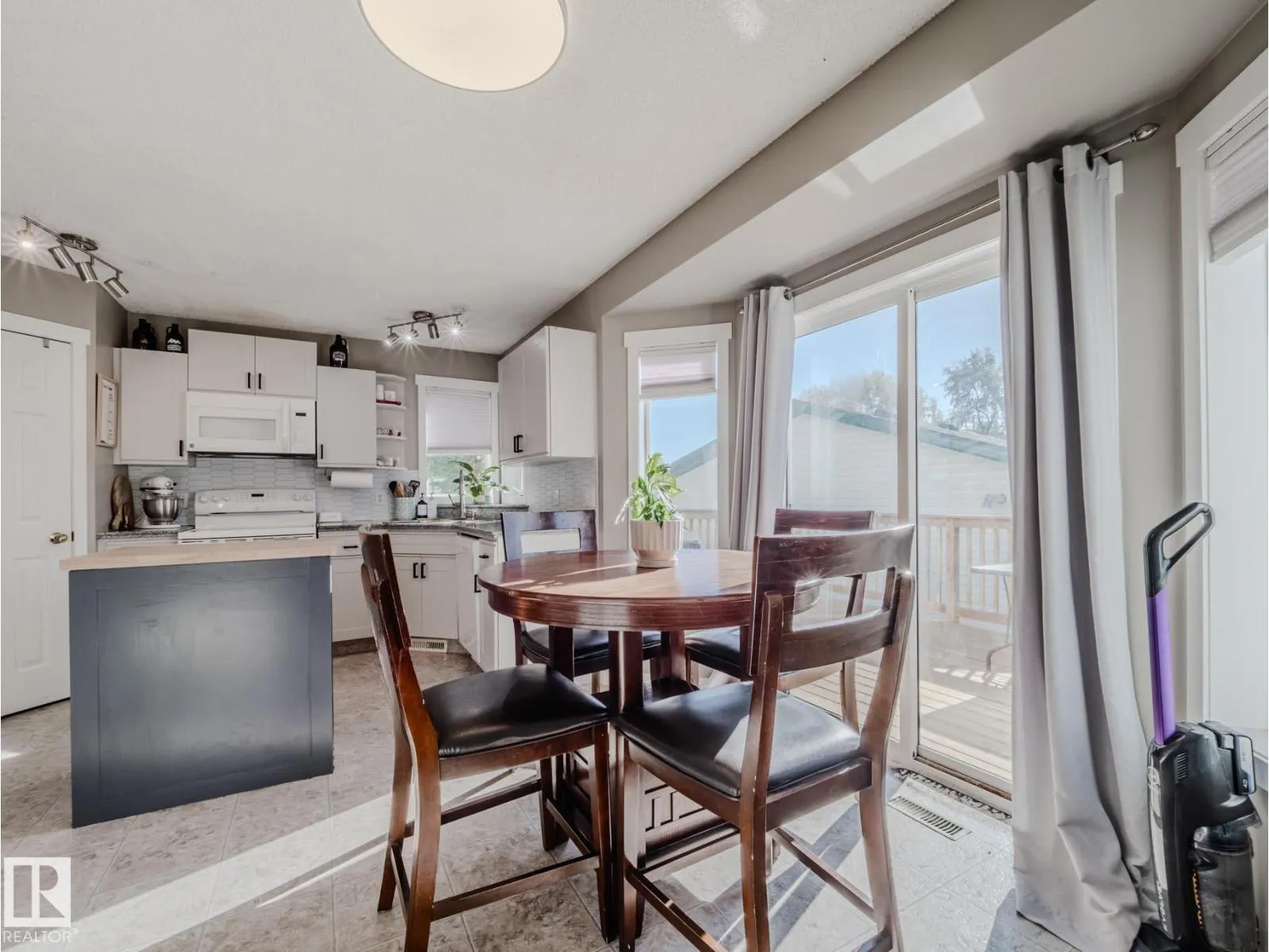 106 Heatherglen CR