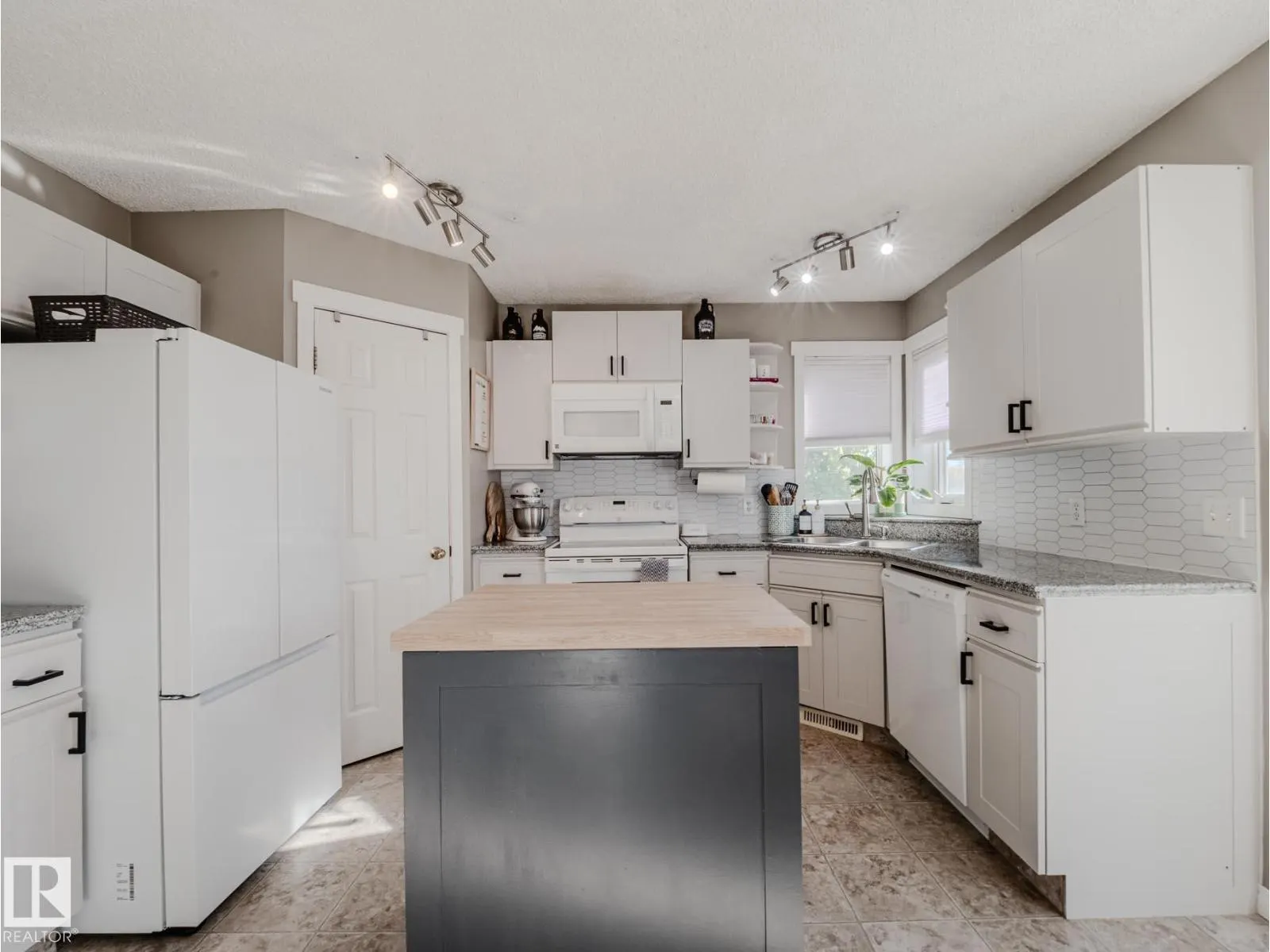 106 Heatherglen CR