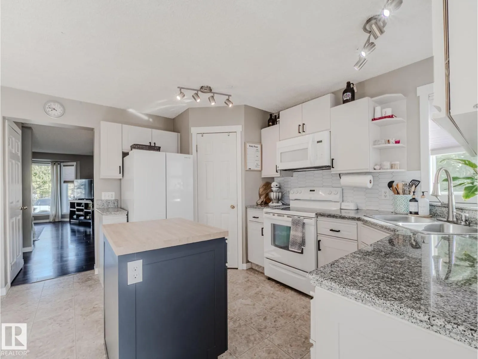 106 Heatherglen CR