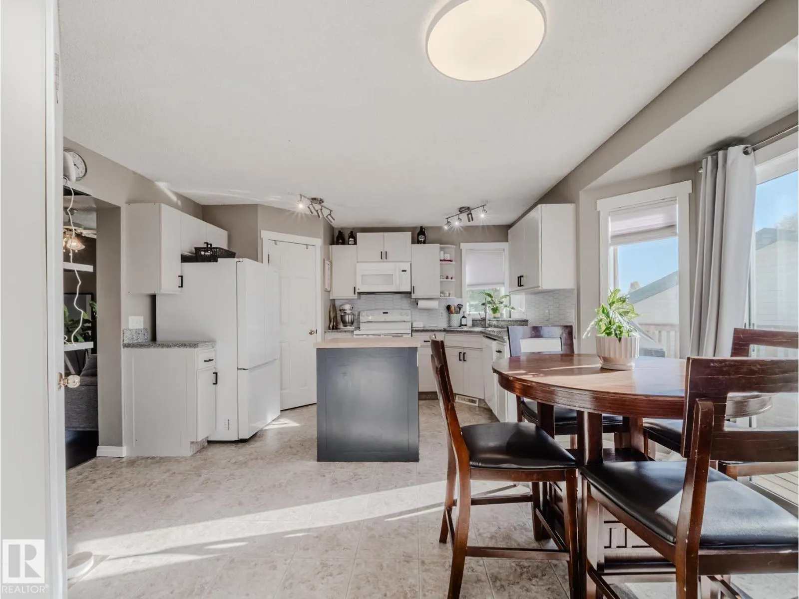 106 Heatherglen CR