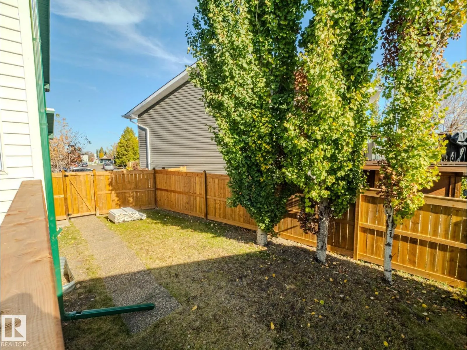106 Heatherglen CR