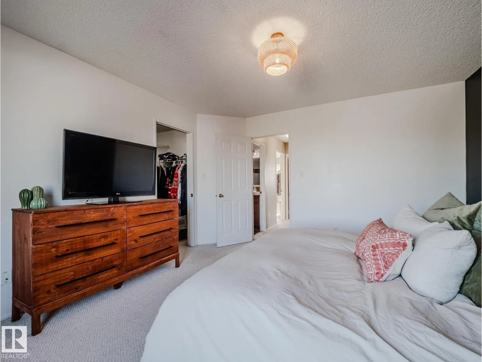 106 Heatherglen CR