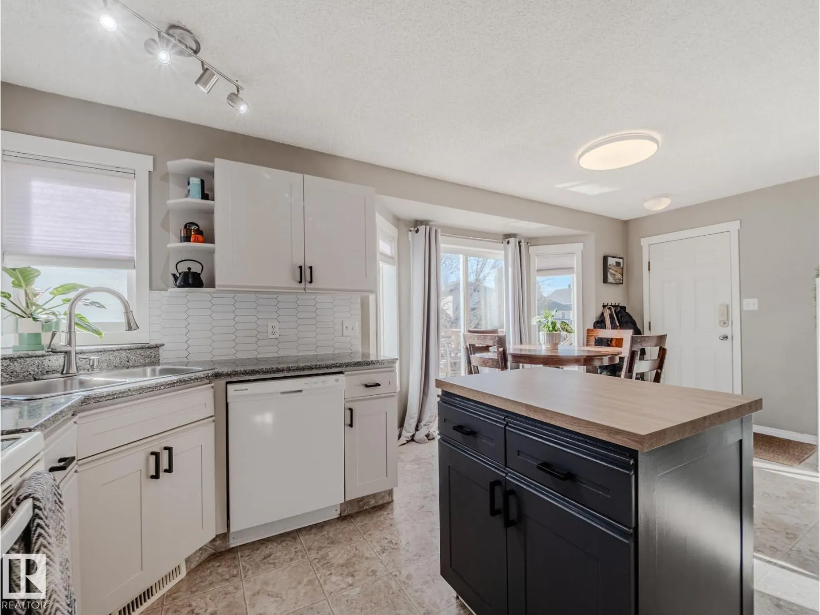 106 Heatherglen CR