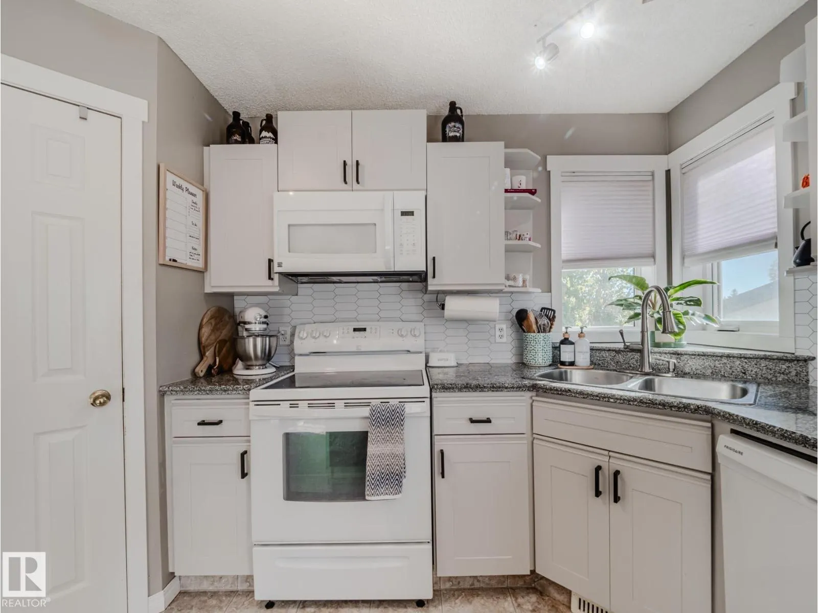 106 Heatherglen CR
