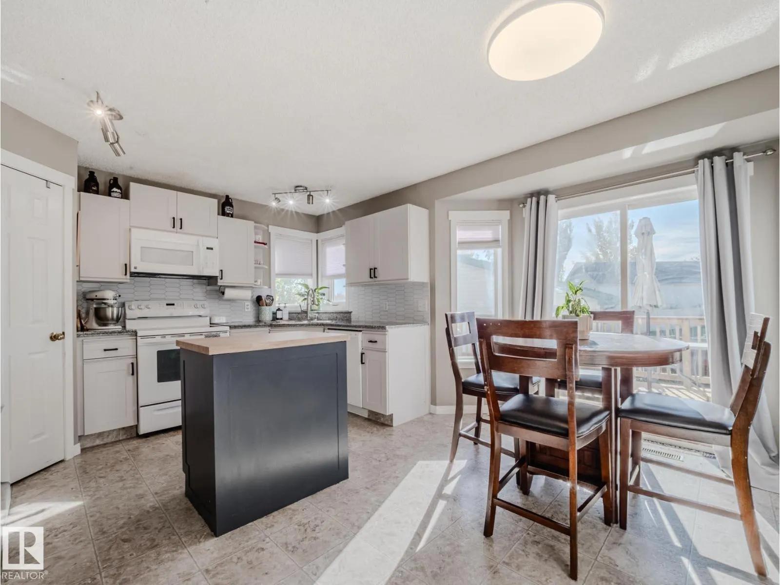 106 Heatherglen CR