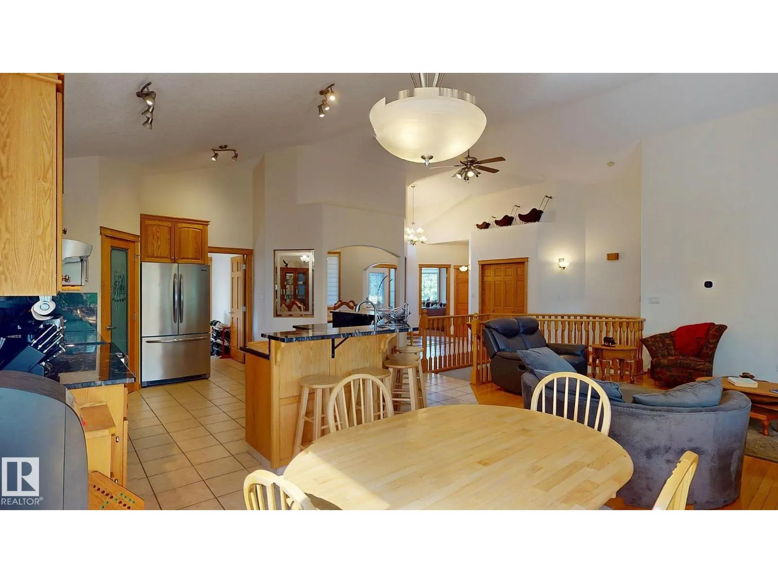 7 KINGSBURY CR