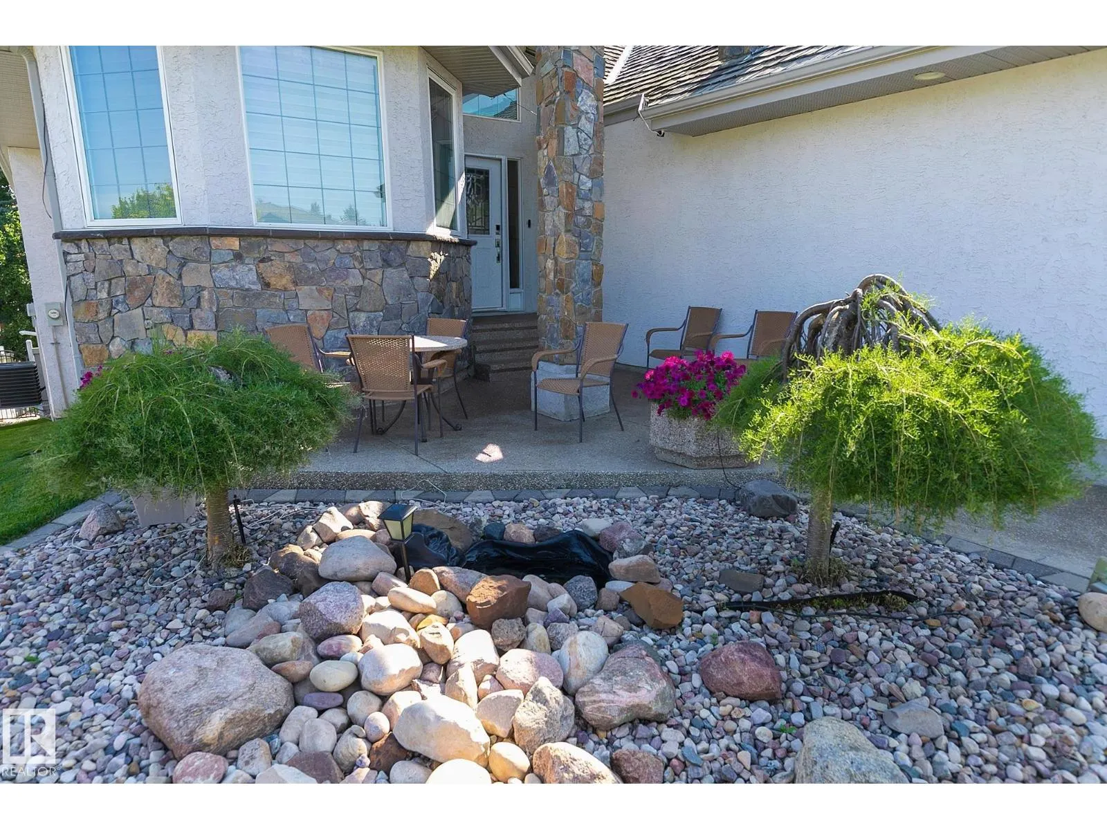 7 KINGSBURY CR