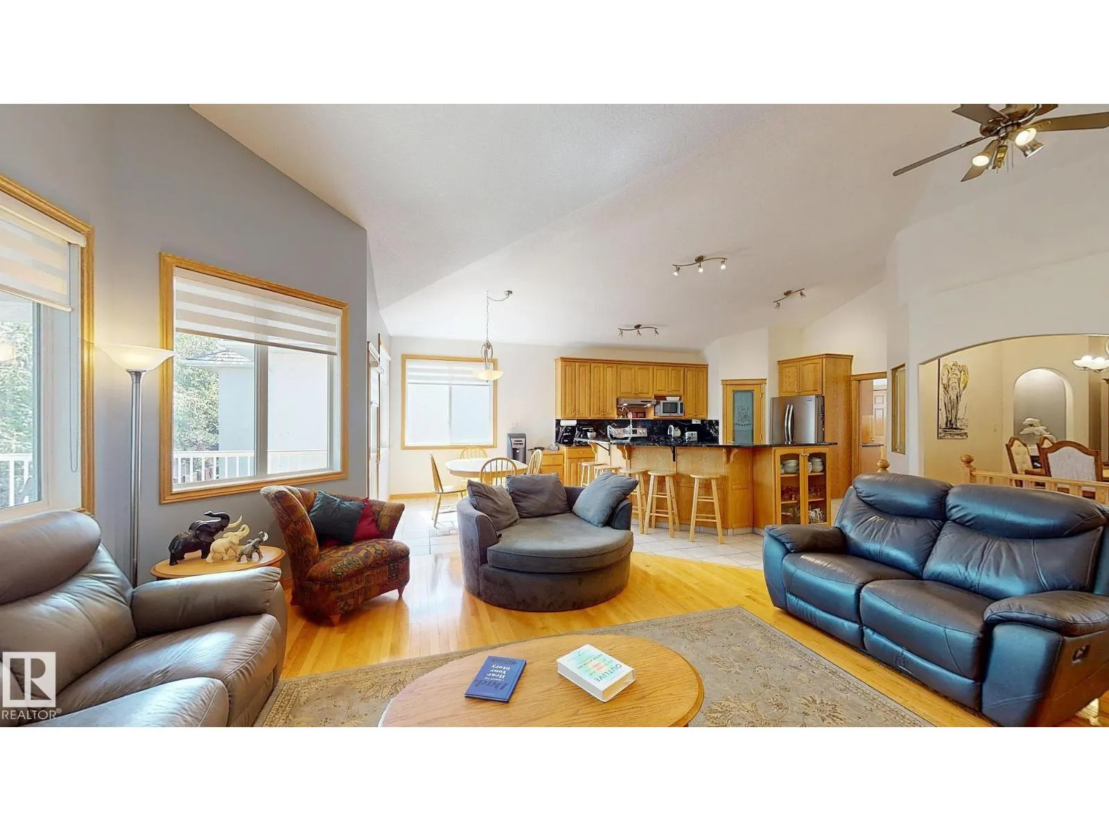 7 KINGSBURY CR