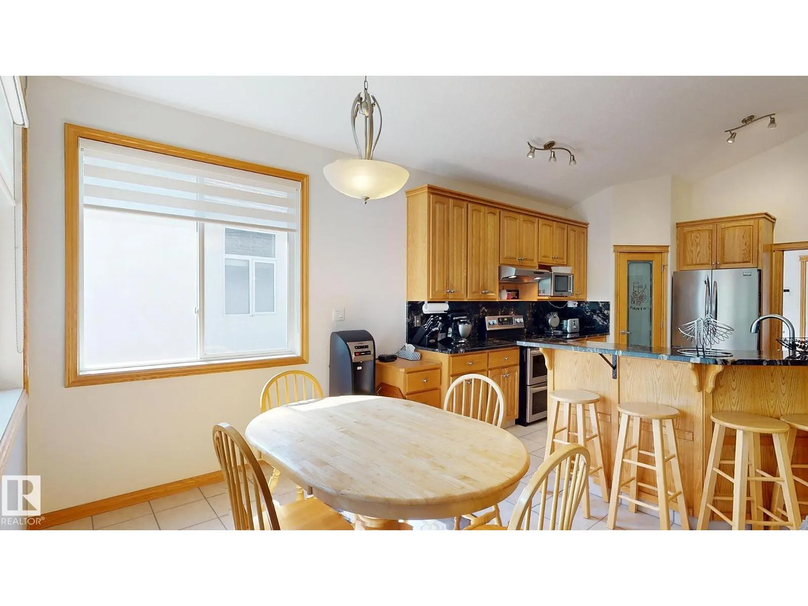 7 KINGSBURY CR