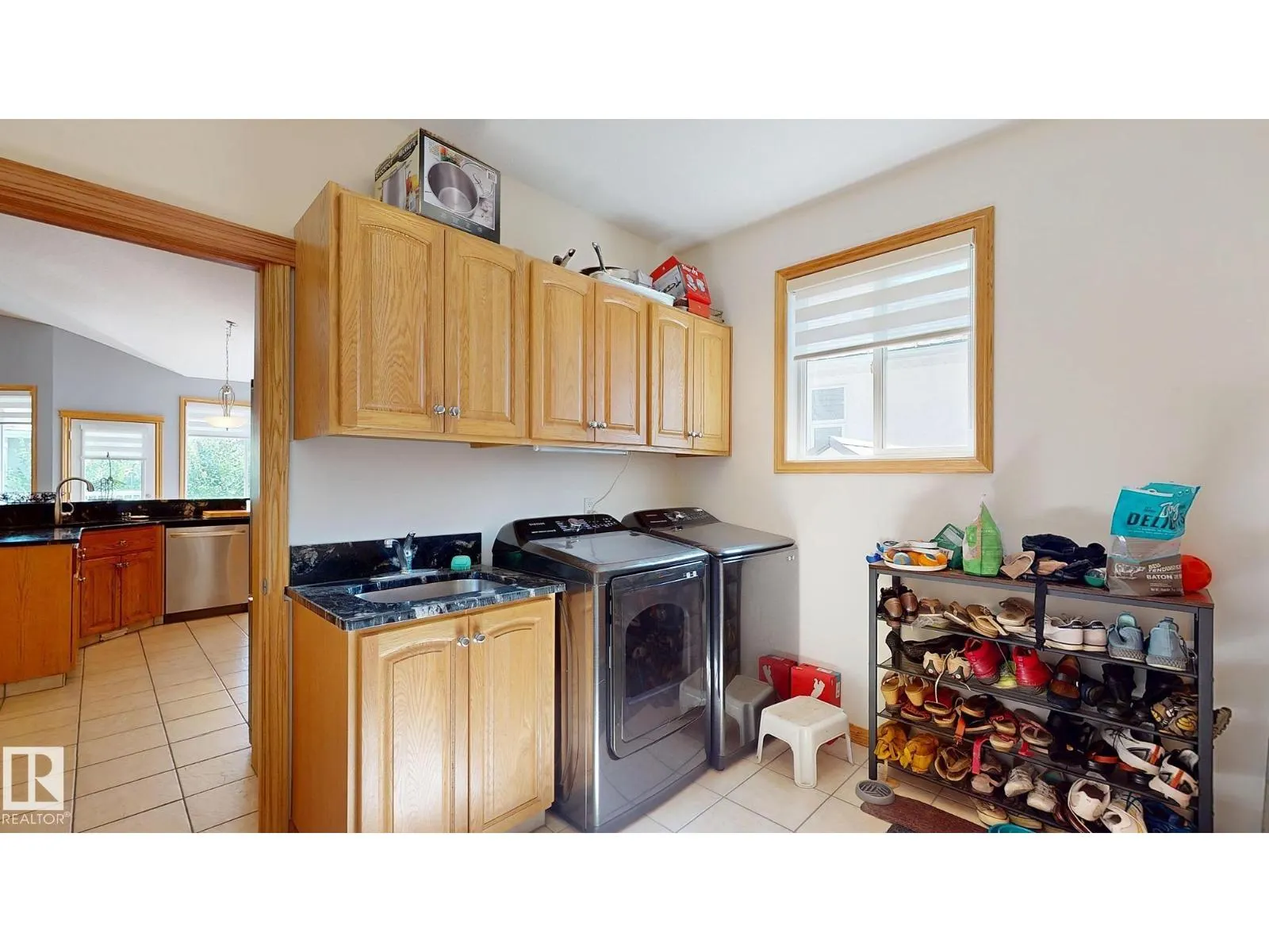 7 KINGSBURY CR