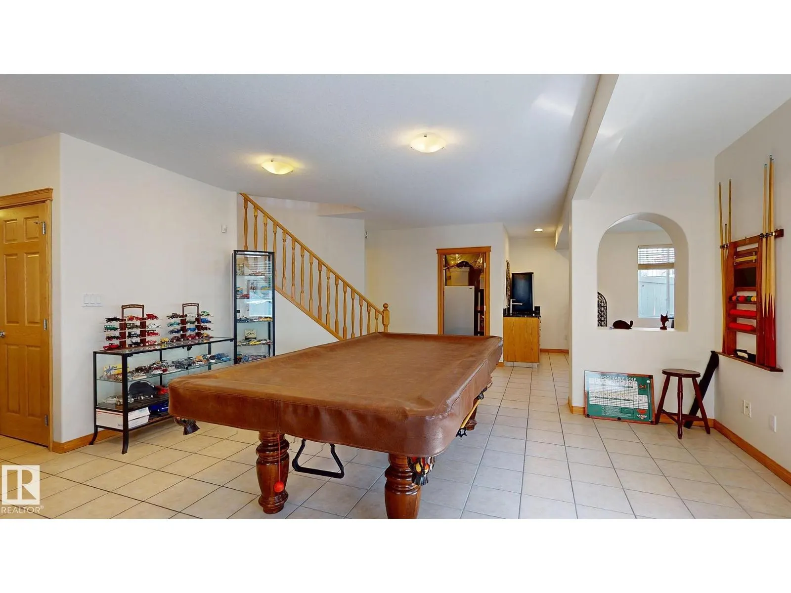 7 KINGSBURY CR
