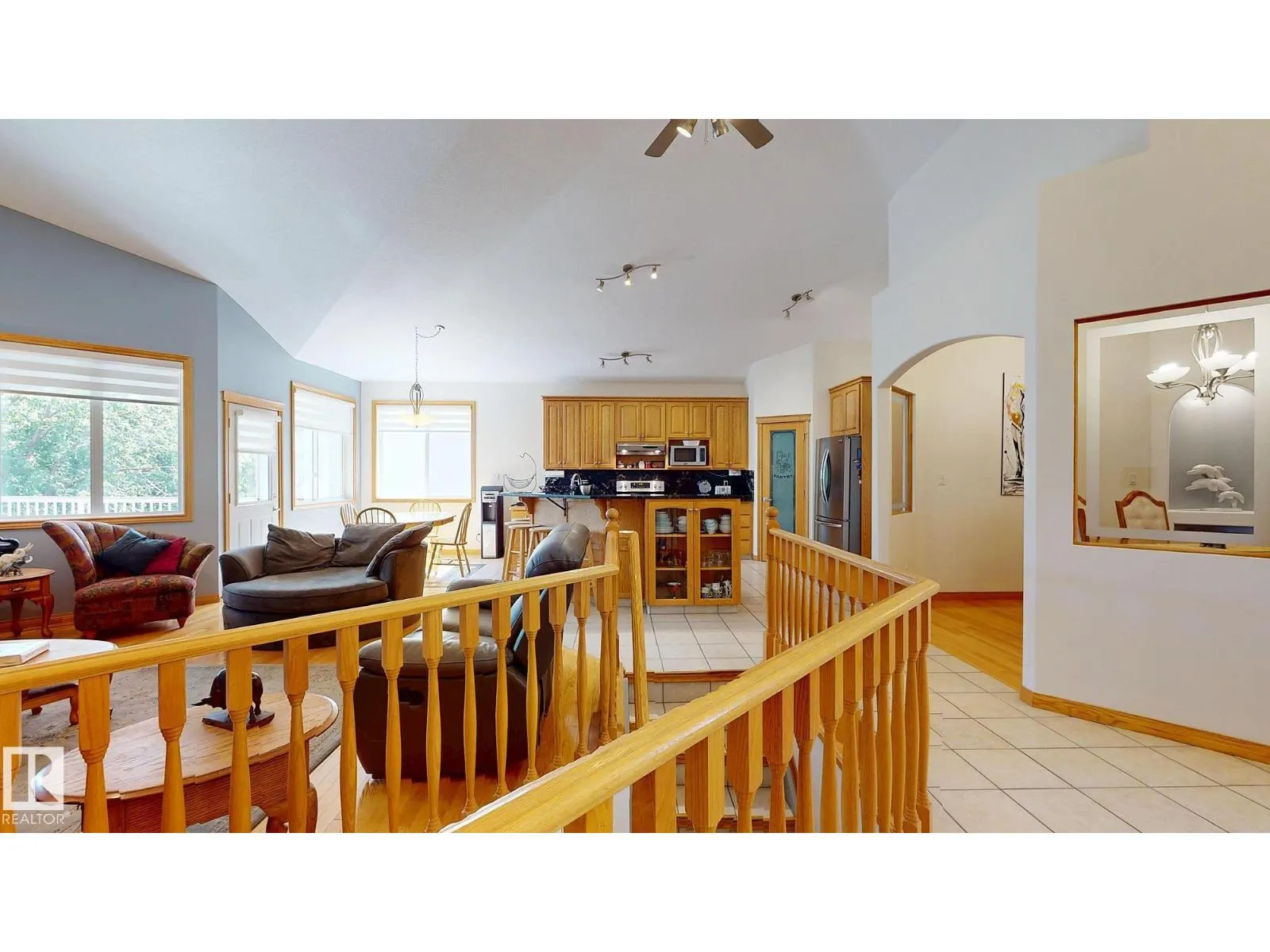 7 KINGSBURY CR