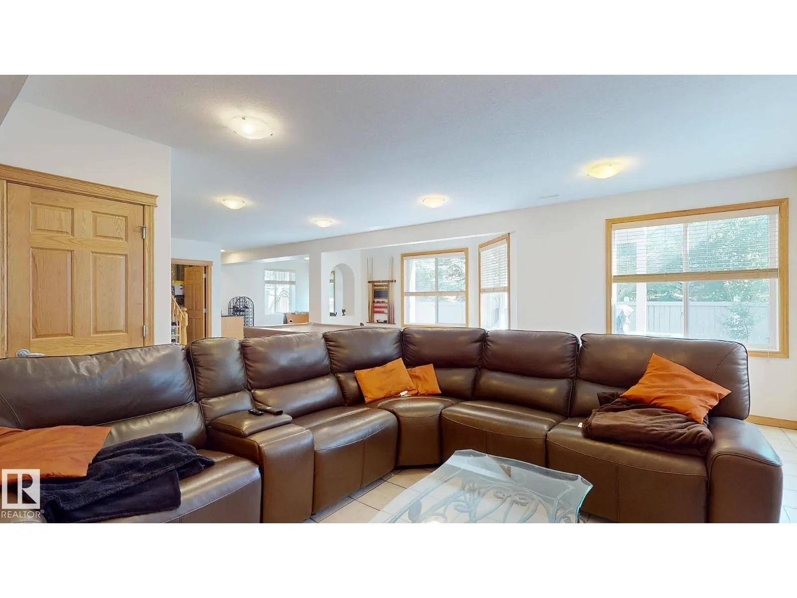 7 KINGSBURY CR